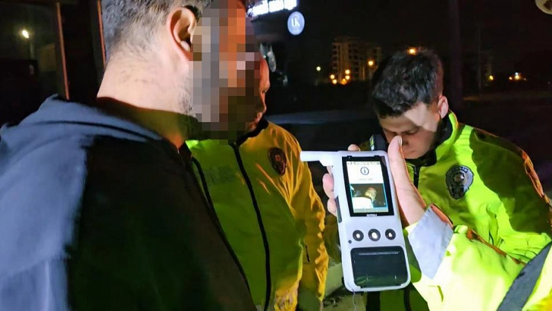 Alkollü sürücü kaza yaptı, yaralanan eşini suçladı: 'Eşimle kavga ettik, direksiyonu kırdı'