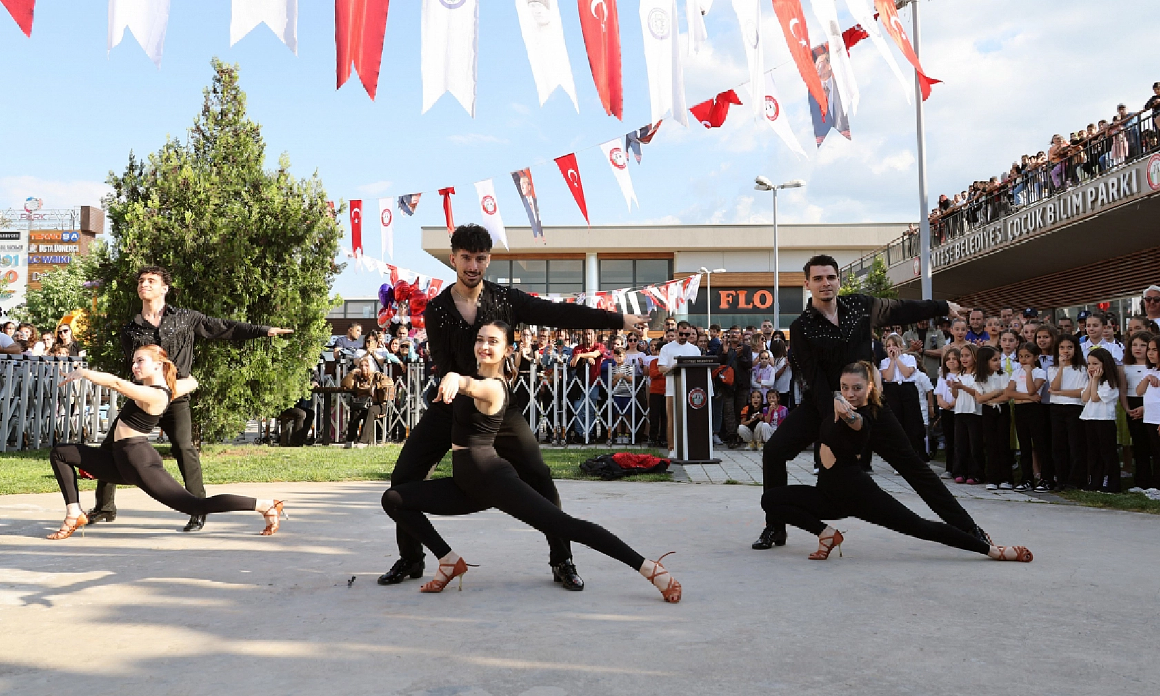 Dansın tüm renkleri Menteşe'de buluştu