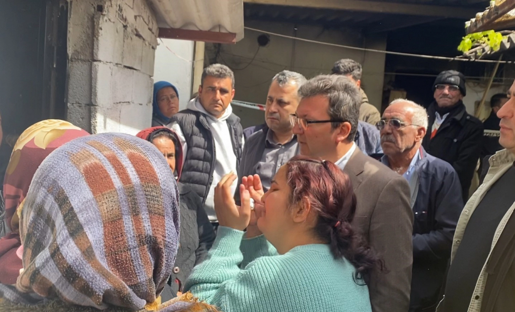 En acı teselli: 'Anne bak yüzü yanmamış'