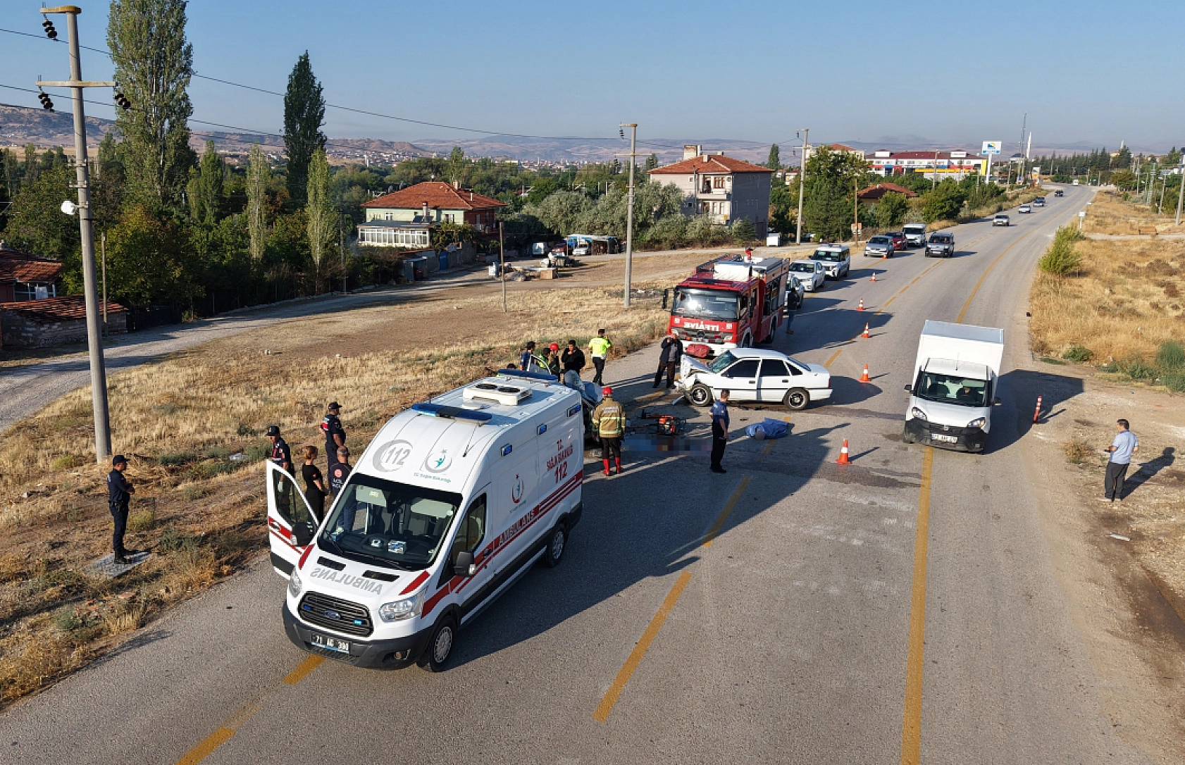 Otomobiller kafa kafaya çarpıştı: Sürücüler hayatını kaybetti