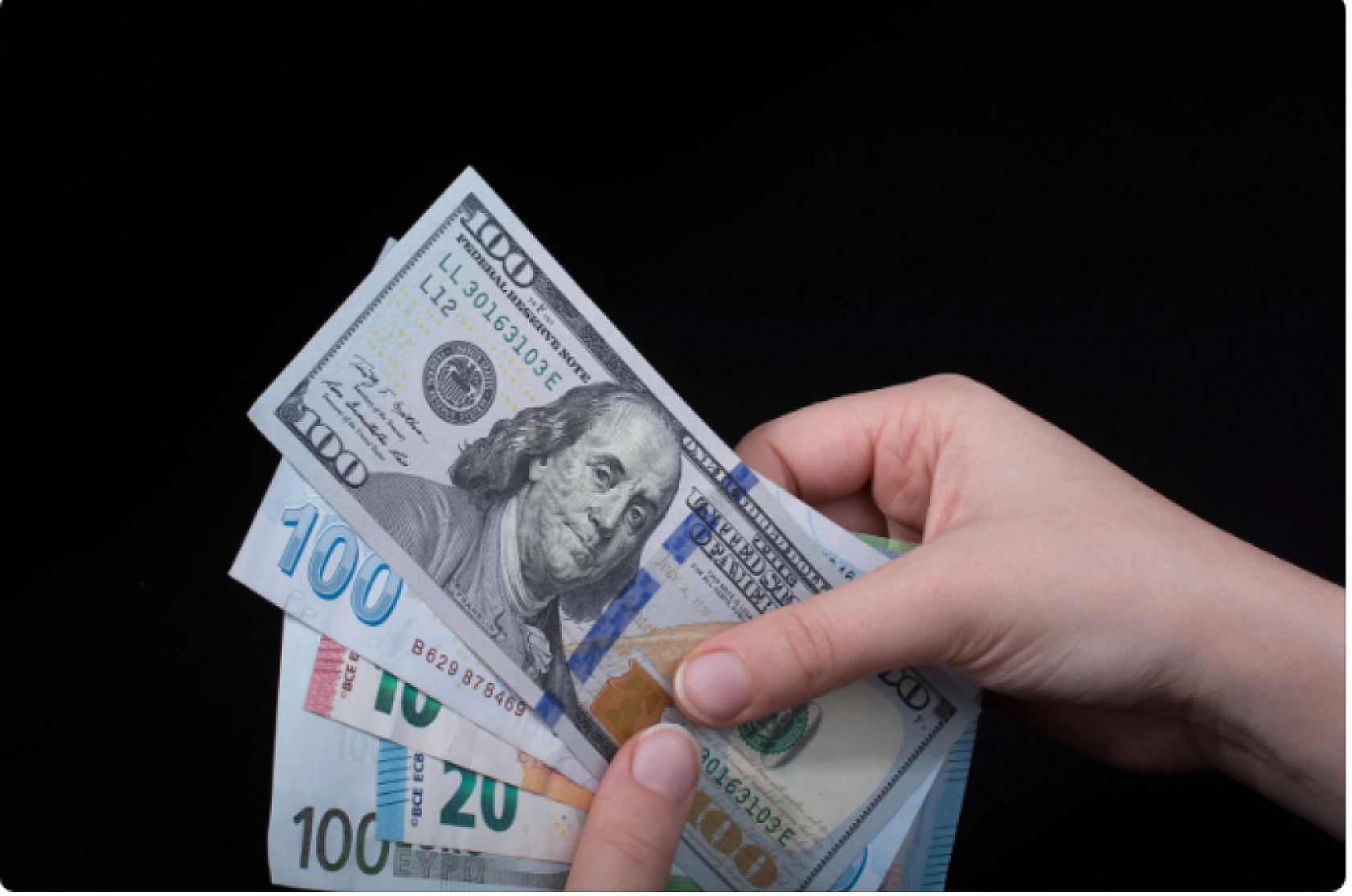 8 Nisan 2024 güncel döviz kuru Dolar ve Euro kuru kaç TL?