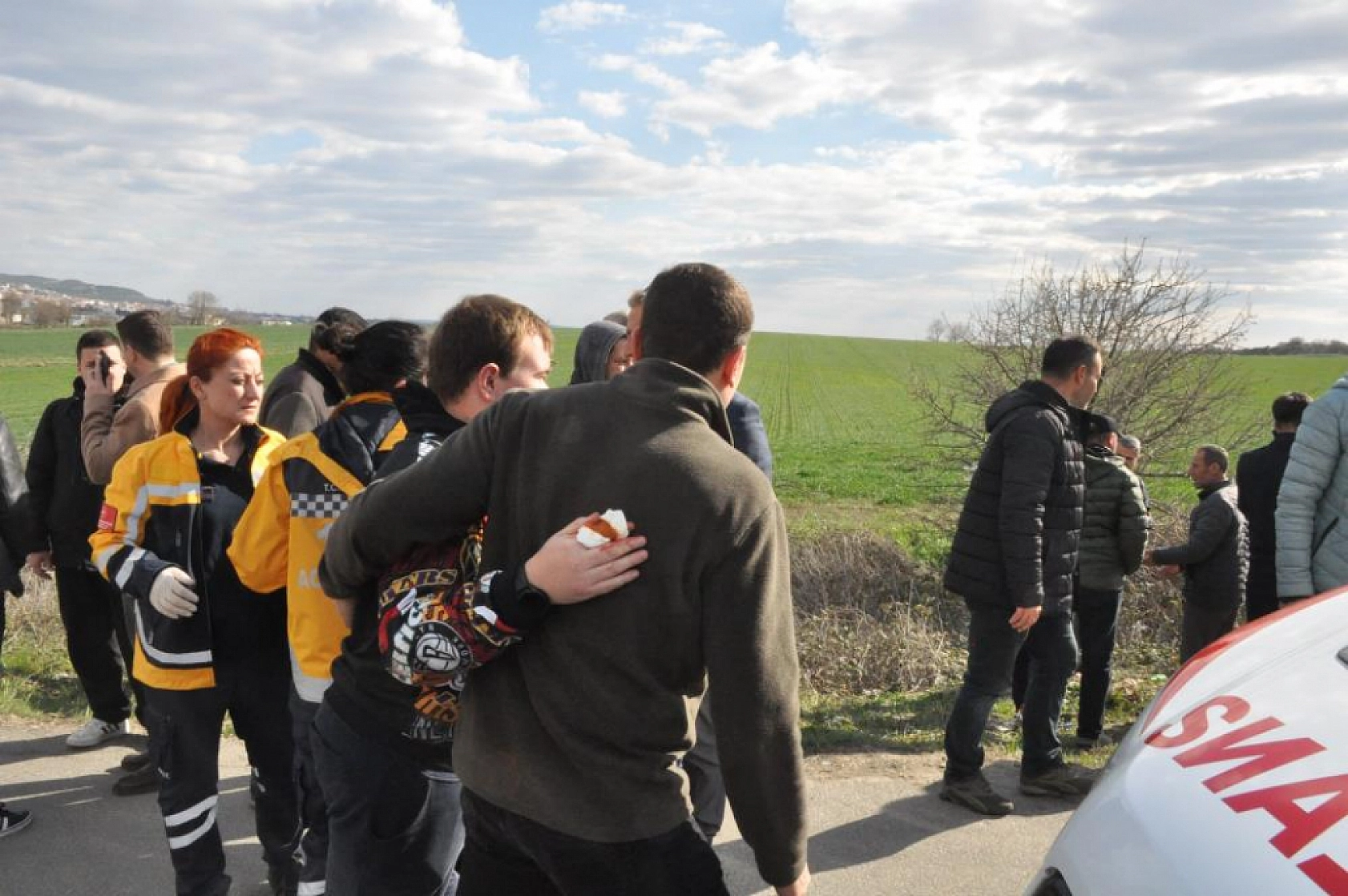 Öğrenci servisi devrildi! 26 yaralı, aileler olay yerine koştu