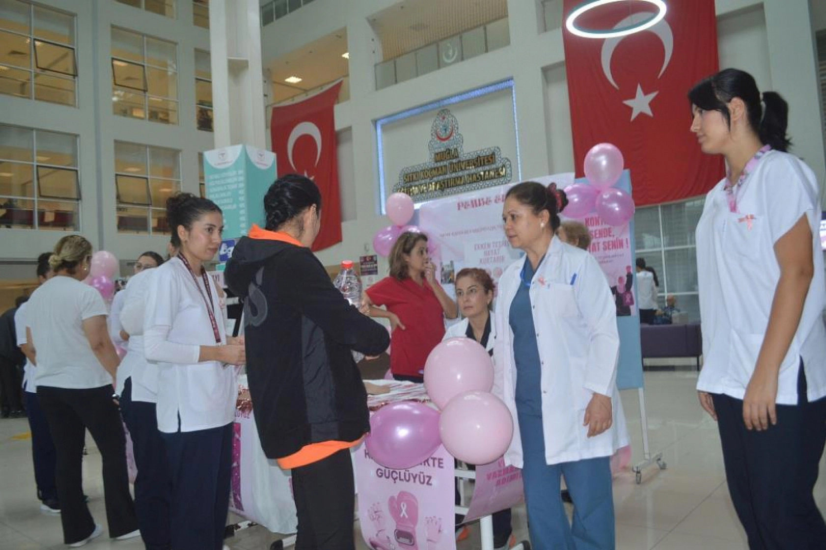 Meme kanseri farkındalık ayı kapsamında MSKÜ'den anlamlı etkinlik