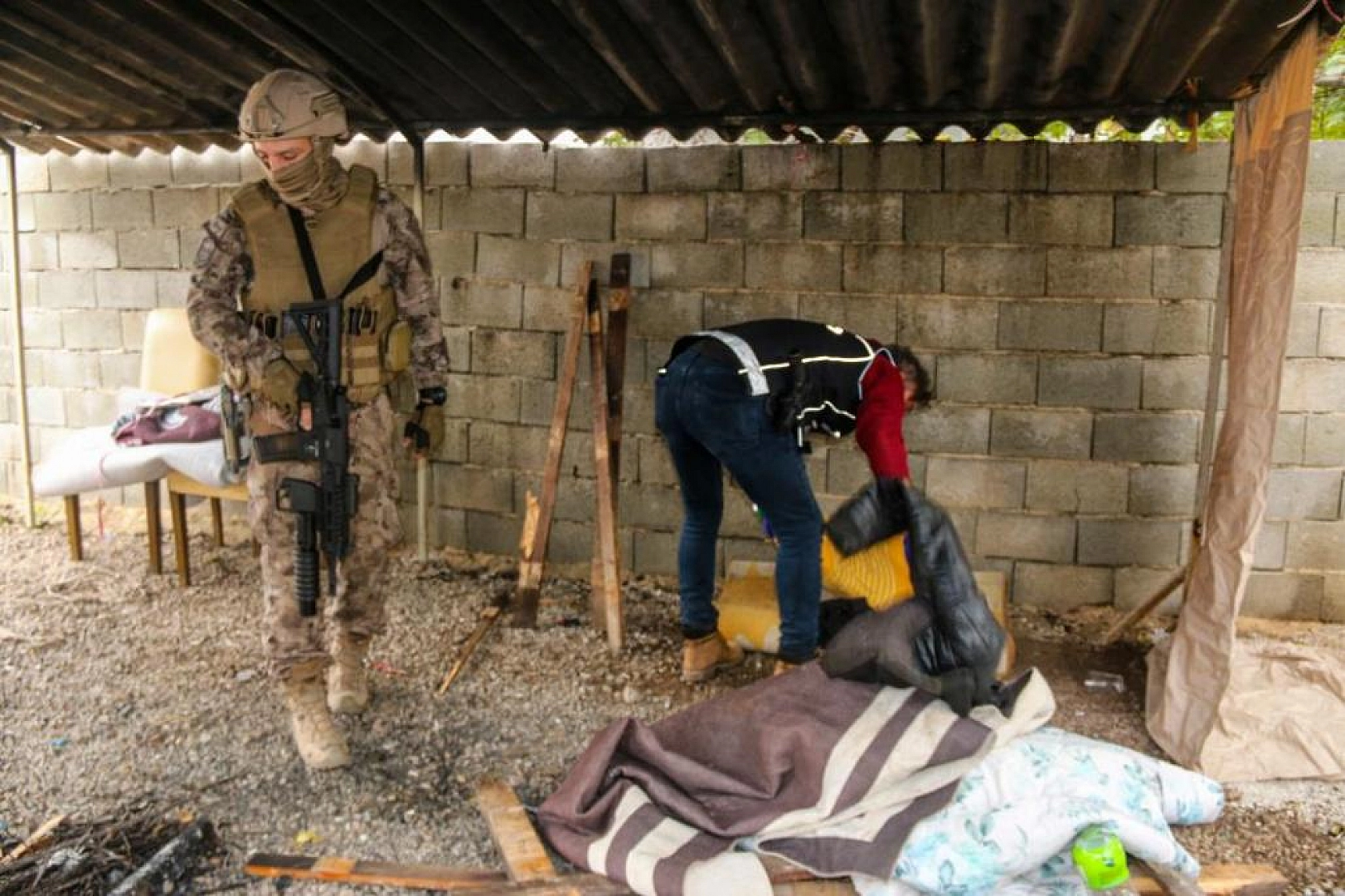 250 polisin katılımıyla film gibi uyuşturucu operasyonu