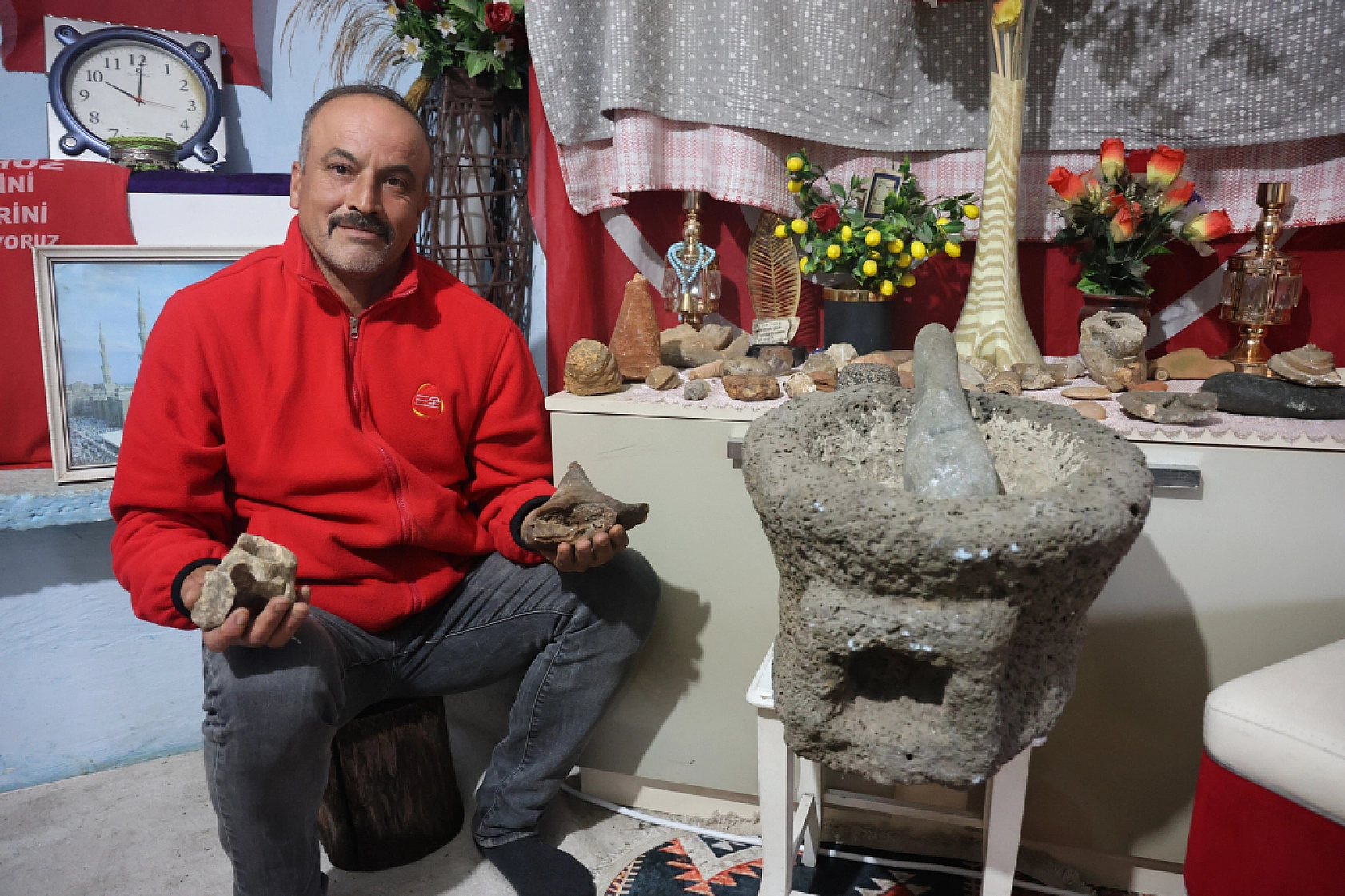 Çobanın doğanın içinden gelen koleksiyonu: Dağlardan toplayıp evinde sergiliyor