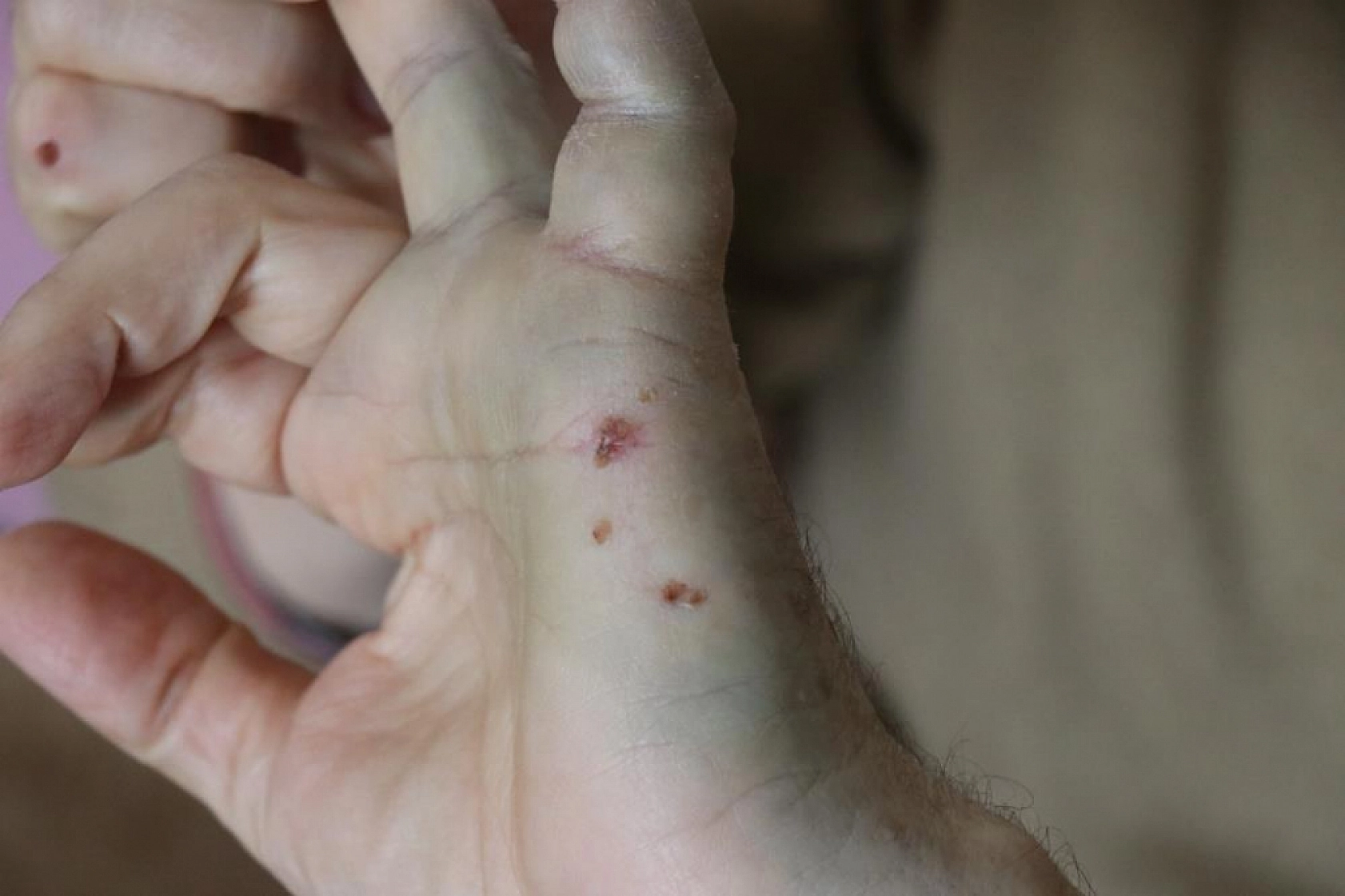 Kadın kasiyer depoya kilitlediği emekli öğretmene dehşeti yaşattı