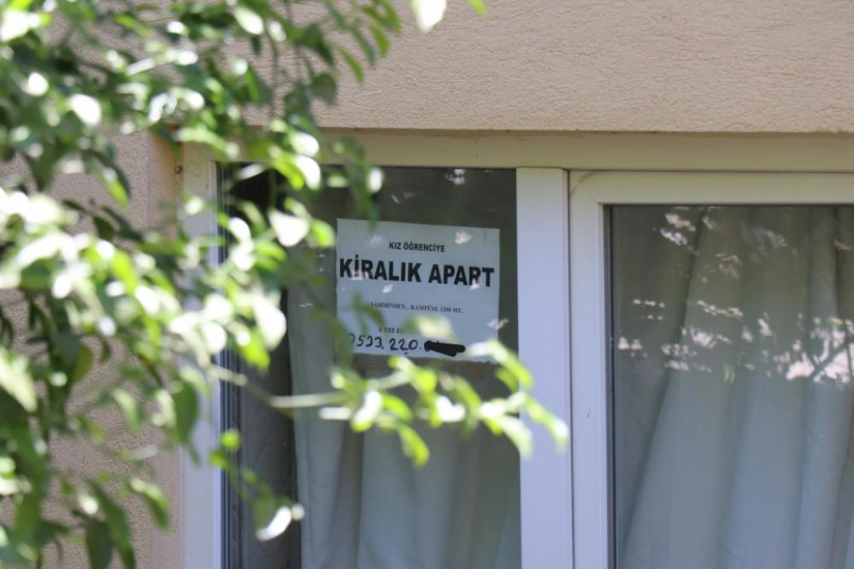 Aparta casus kameralar yerleştiren işletmeci kız öğrencileri hedef almış