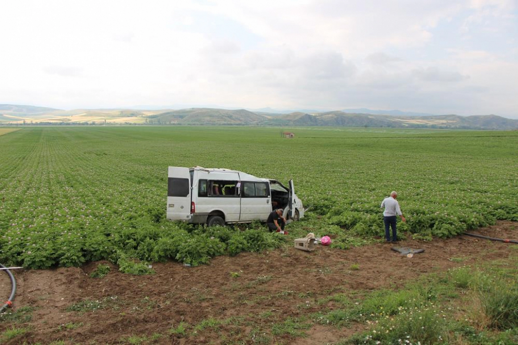 Yolcu minibüsü havada takla attı! 1 ölü, 4 yaralı