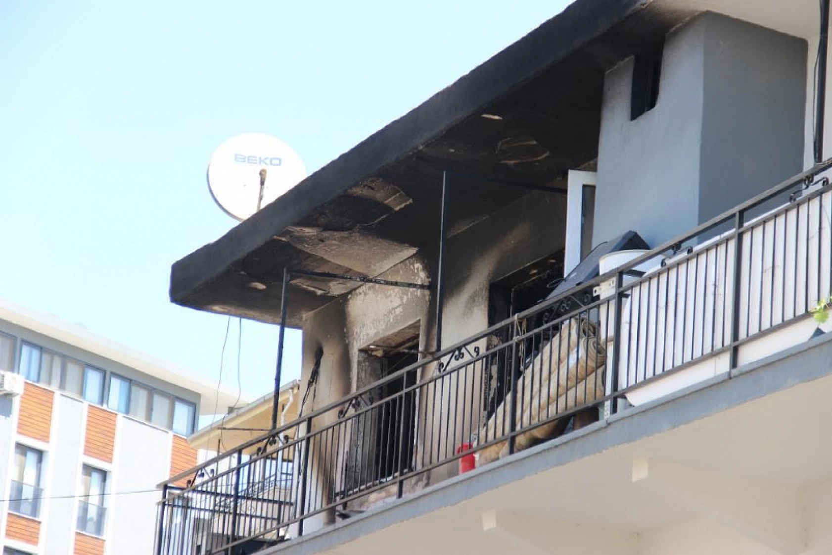 Solunum cihazına bağlı hayatı, alevler arasında sona erdi