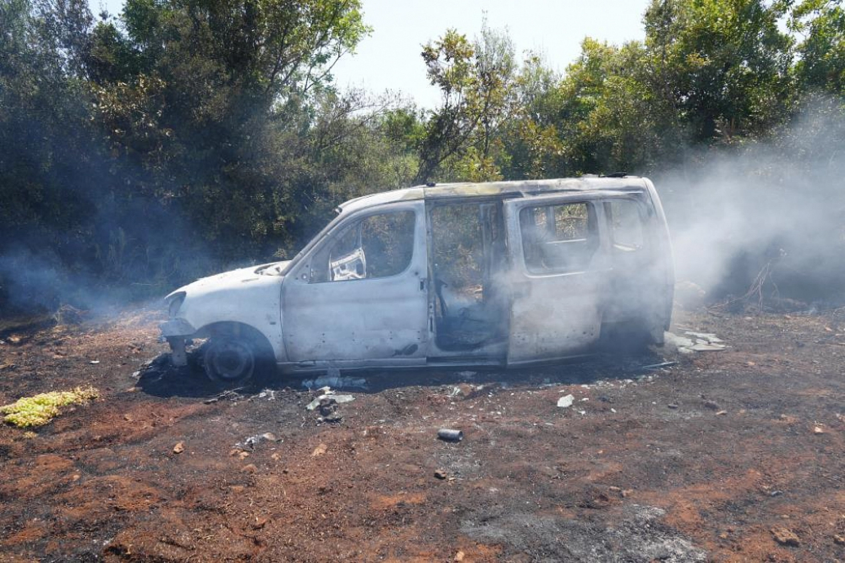 Ormanda Çıkan Yangın Araca Sıçradı: 1'i Ağır 2 Yaralı