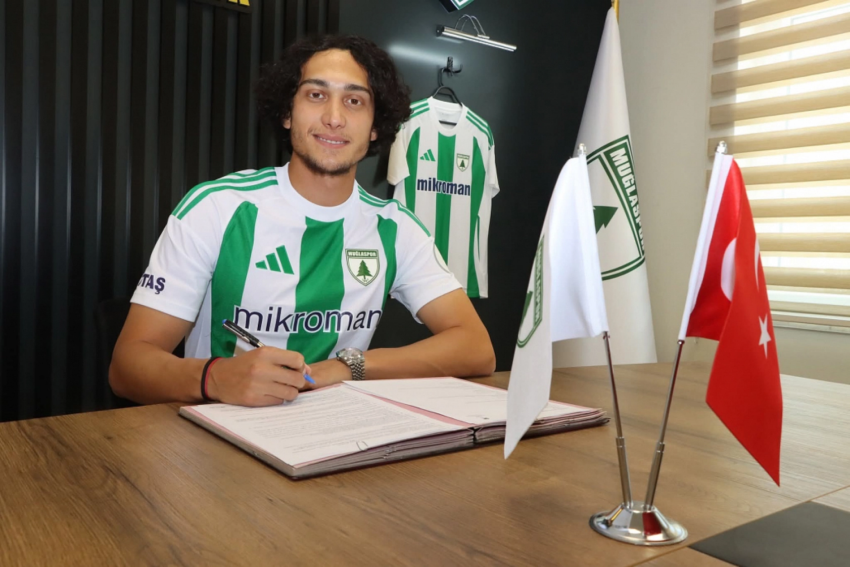 Muğlaspor, Erkasap'ı kadrosuna dahil etti