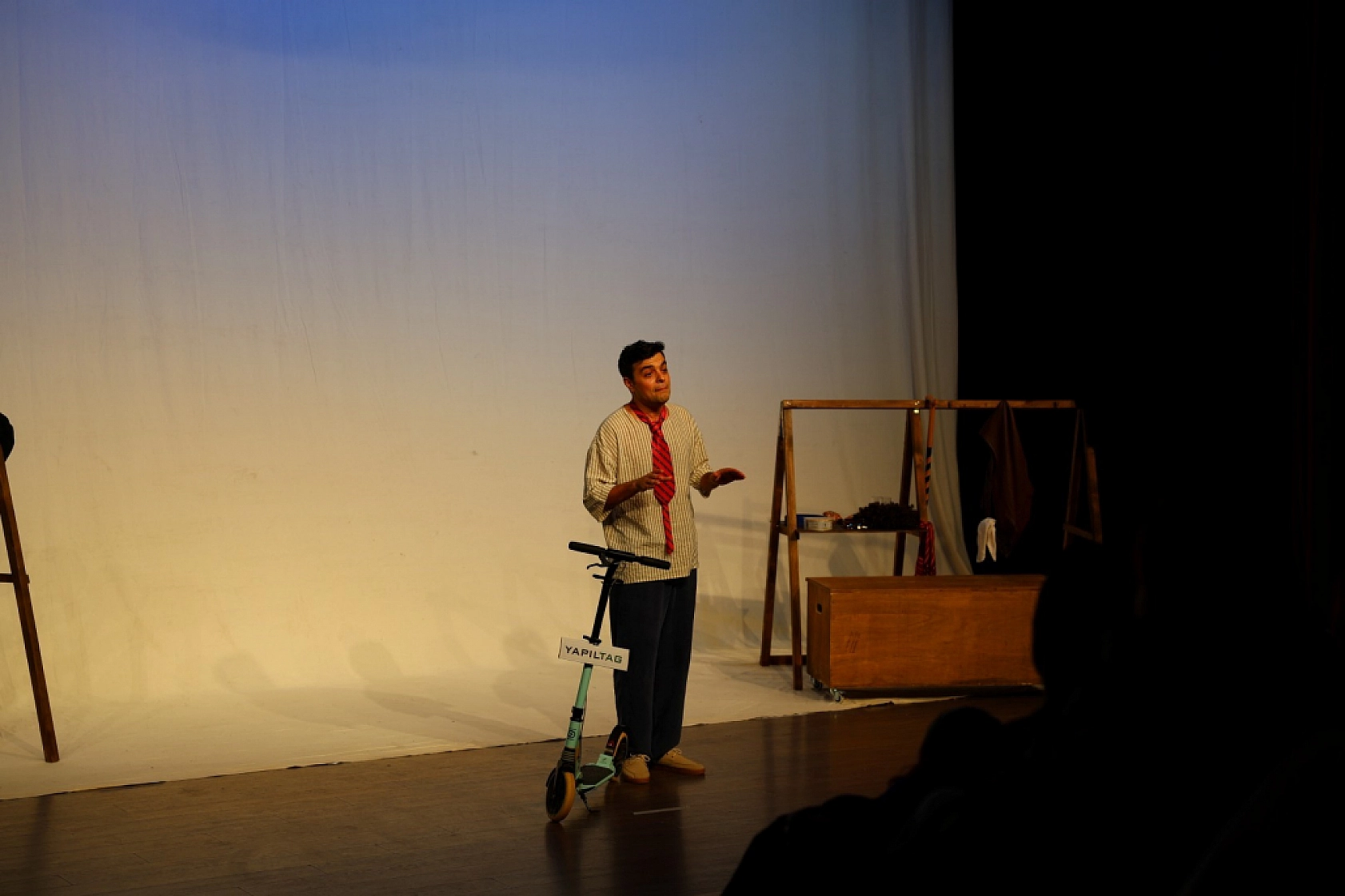 Bodrum Belediyesi Şehir Tiyatrosu yeni oyunuyla beğeni topladı