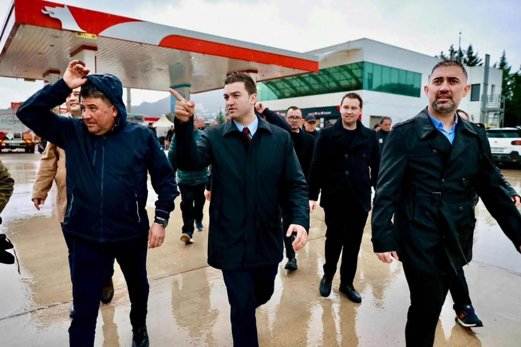 Bodrum Belediyesi ekiplerinden fırtına ve yağış mesaisi