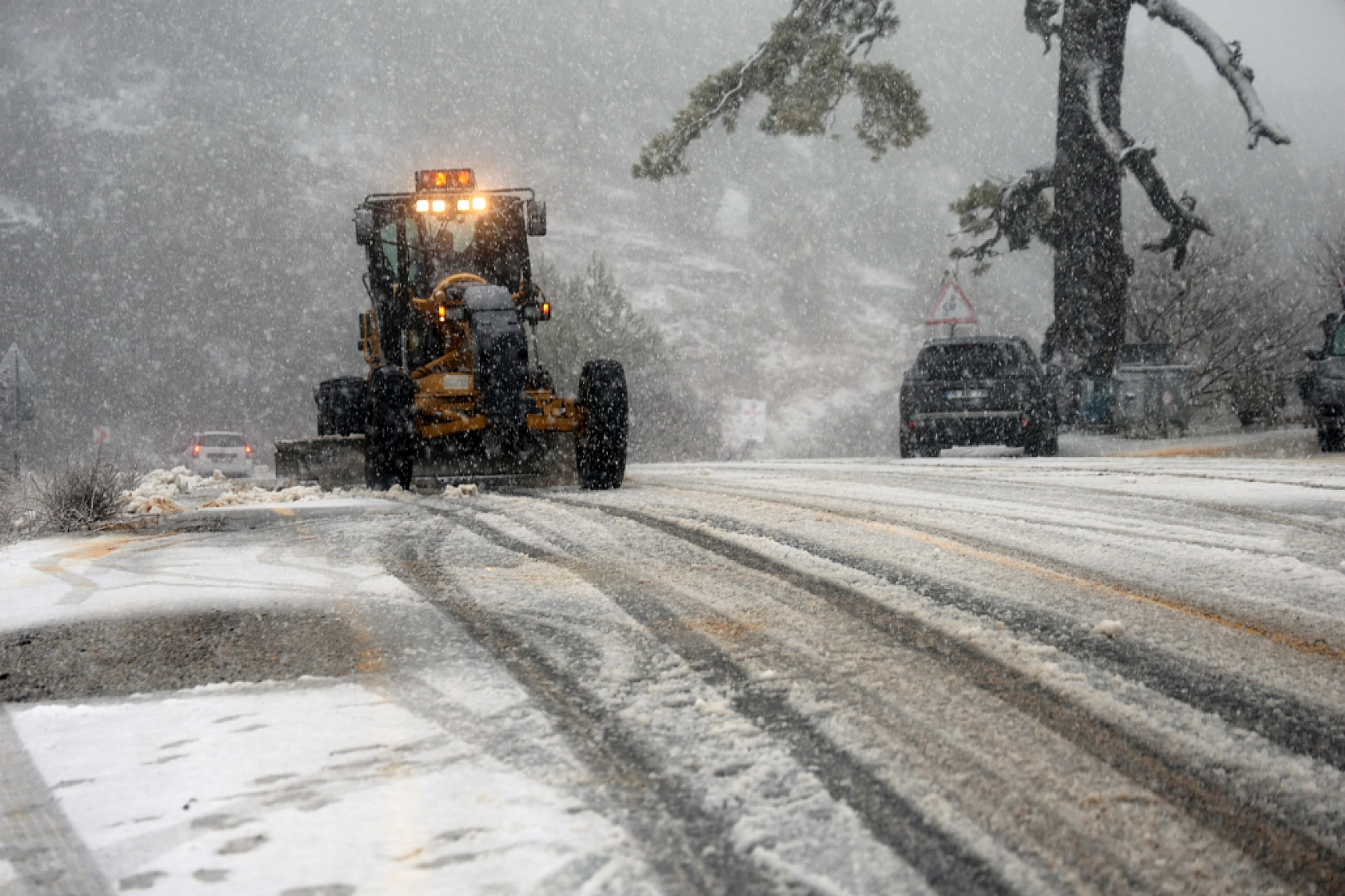 Muğla'nın yüksek kesimlerinde kar yağışı etkili olmaya başladı
