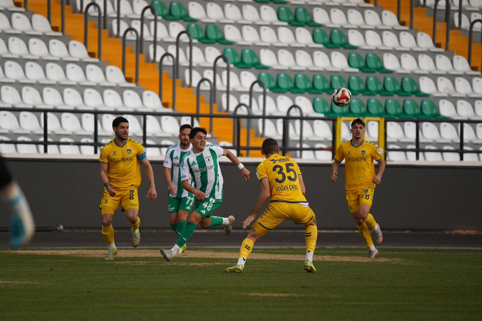 Muğlaspor Zirve Takibini Bırakmıyor: Bucaspor'u 2-1 Mağlup Etti