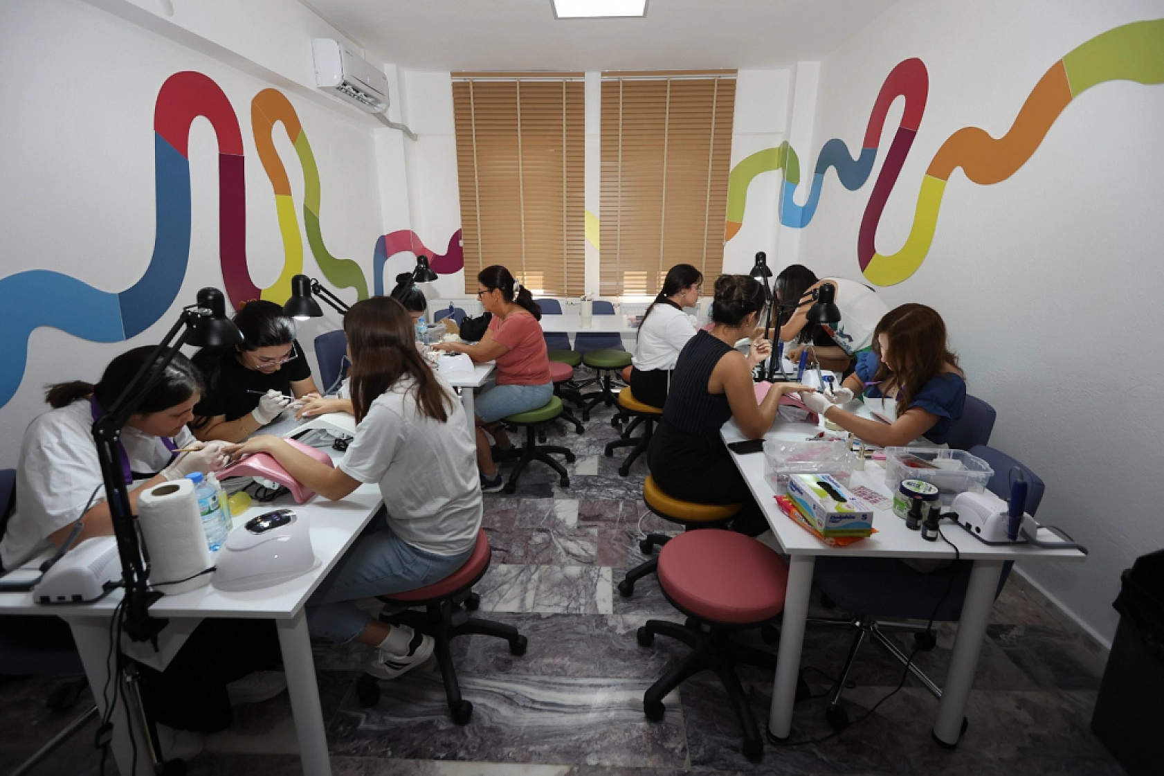 Muğla Kadın Yaşam Merkezlerinde Tırnak Bakım Atölyesi Yoğun İlgi Görüyor