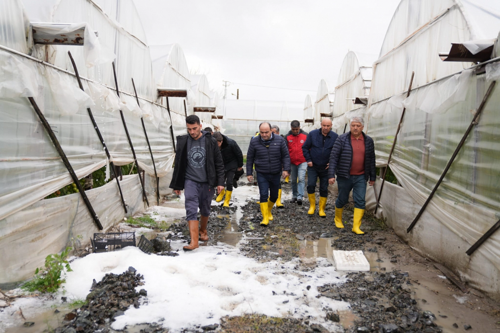 Seydikemer'de fırtınadan zarar gören üreticileri ziyaret ettiler