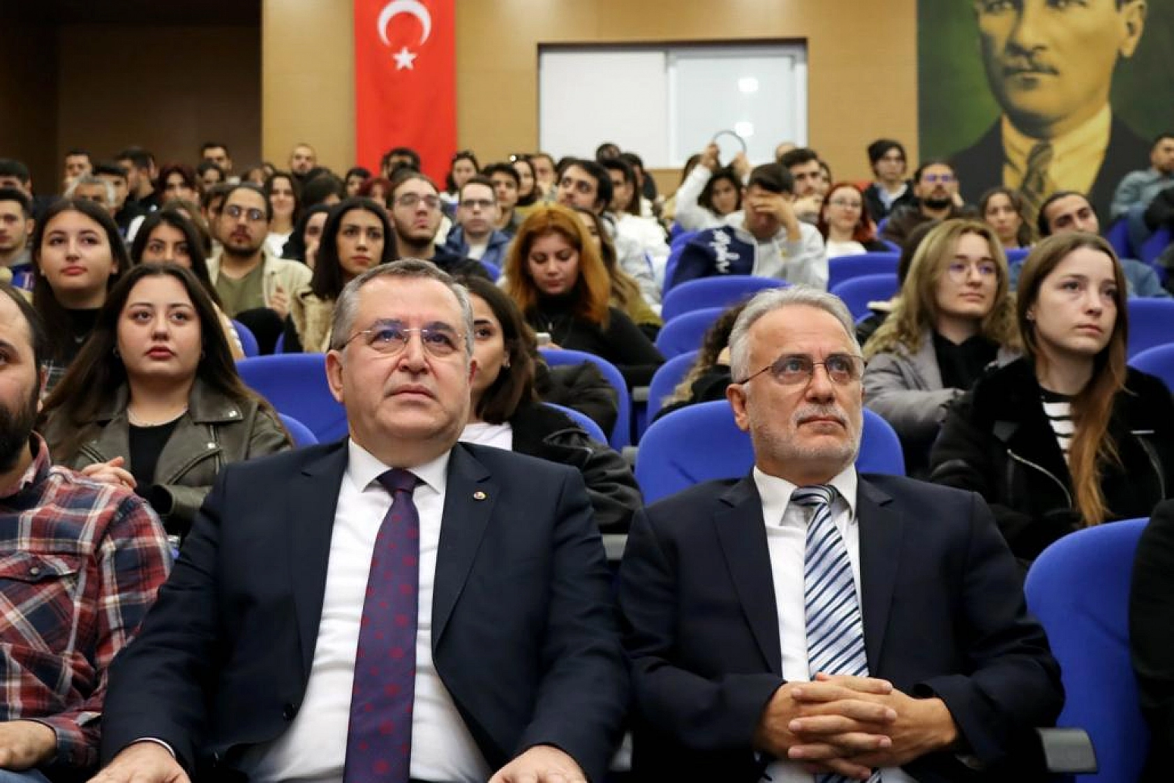 Başkan Çıralı, üniversite öğrencileriyle buluştu