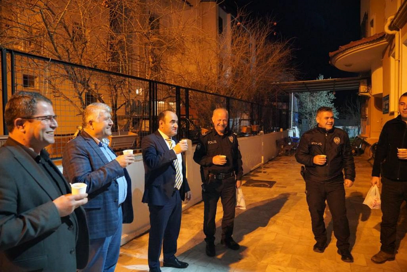 Başkan Akdenizli'den İçleri Isıtan Davranış