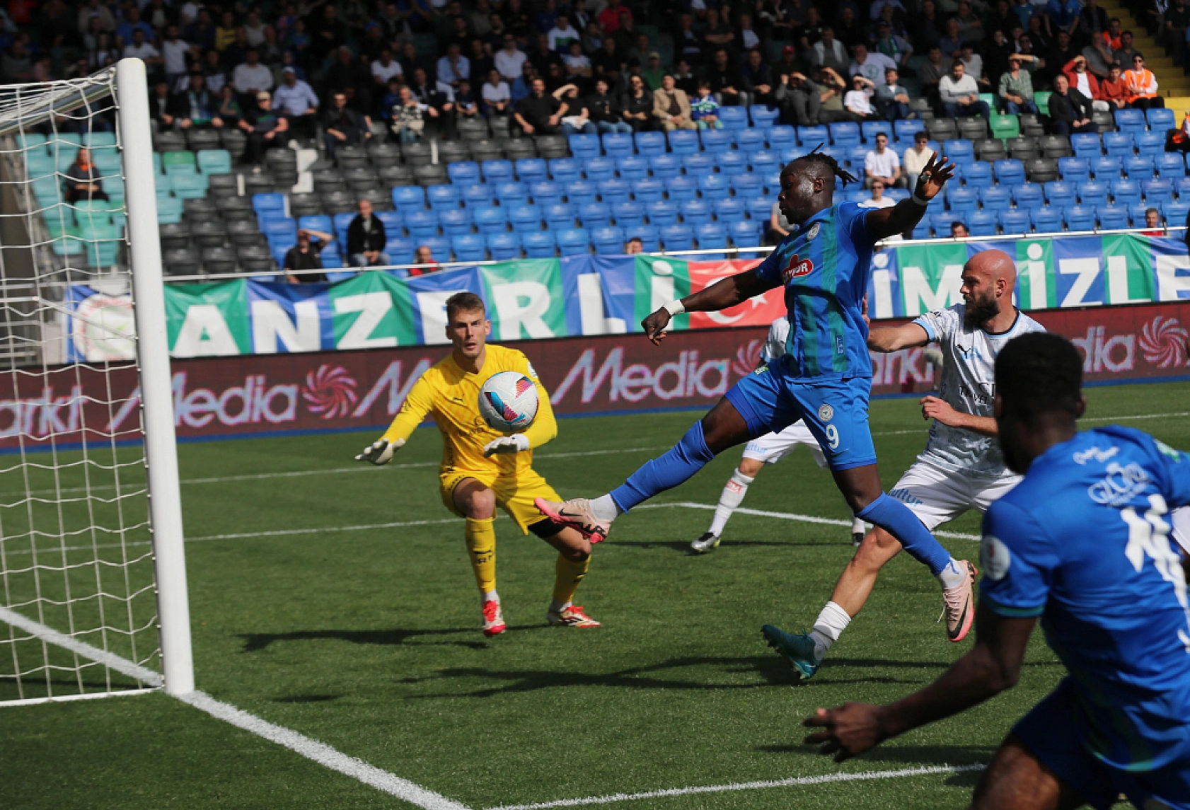 Bodrum FK, Rize deplasmanında 3 puanı 2 golle aldı