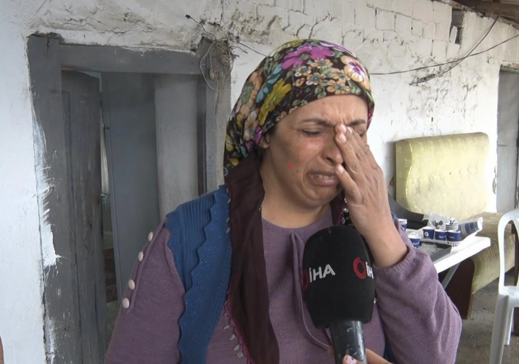 Annenin iki gündür endişeli bekleyişi gözyaşlarına döndü