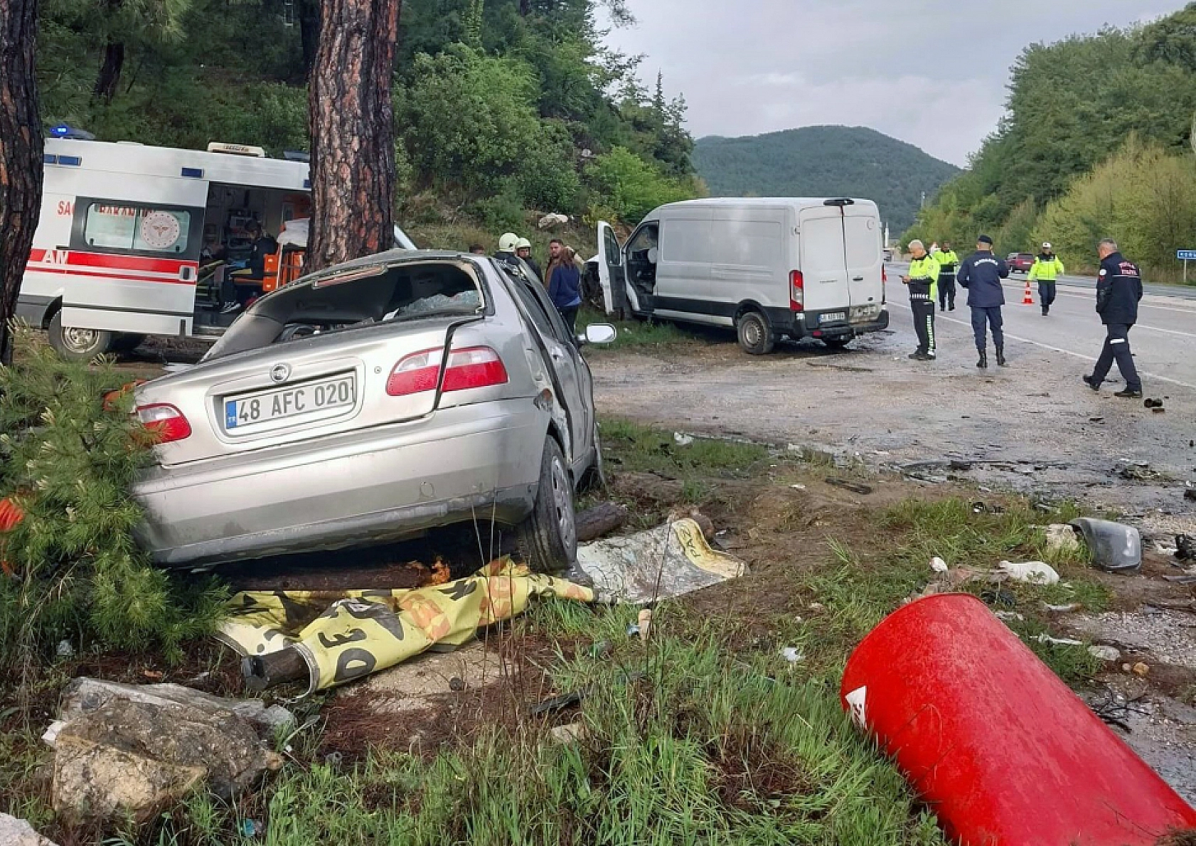 Milas-Yatağan Karayolu'nda kaza: 1 ölü, 2 yaralı