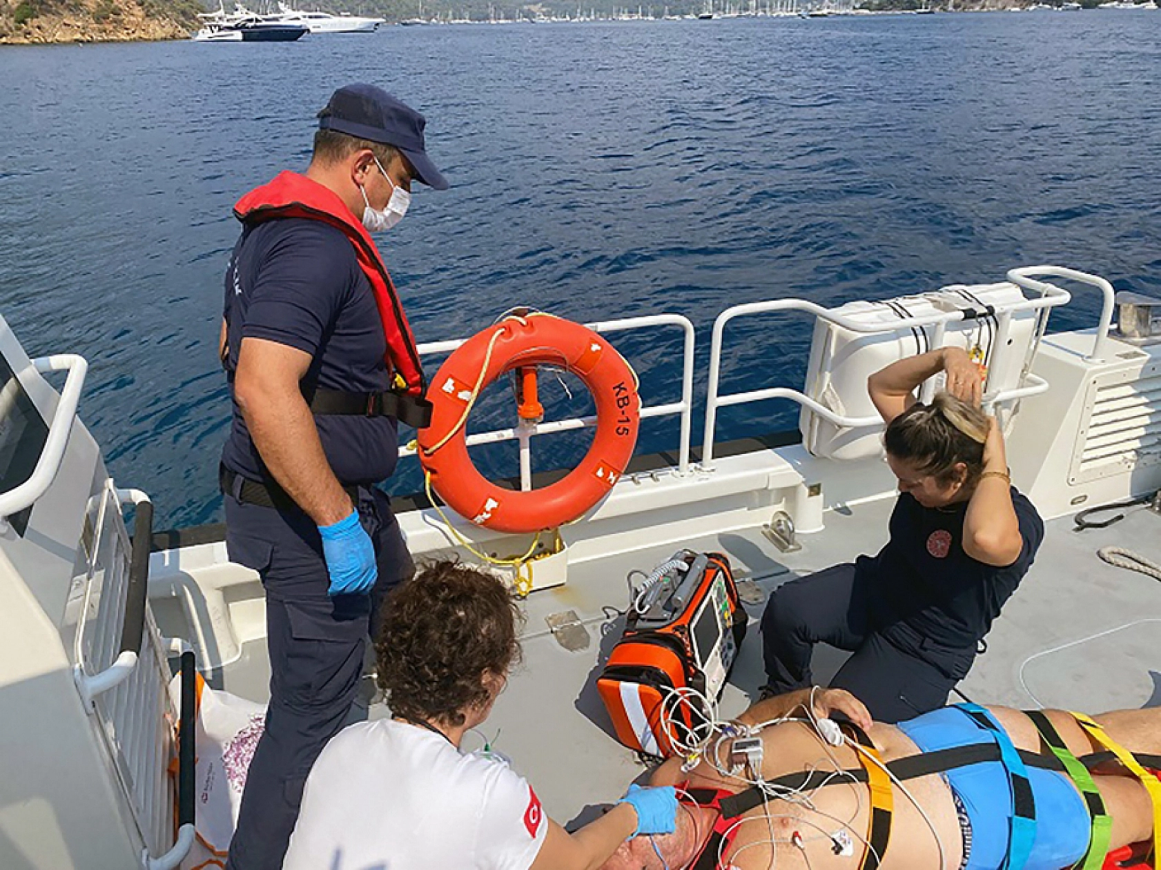 Fethiye'de özel teknede rahatsızlanan vatandaş kurtarıldı