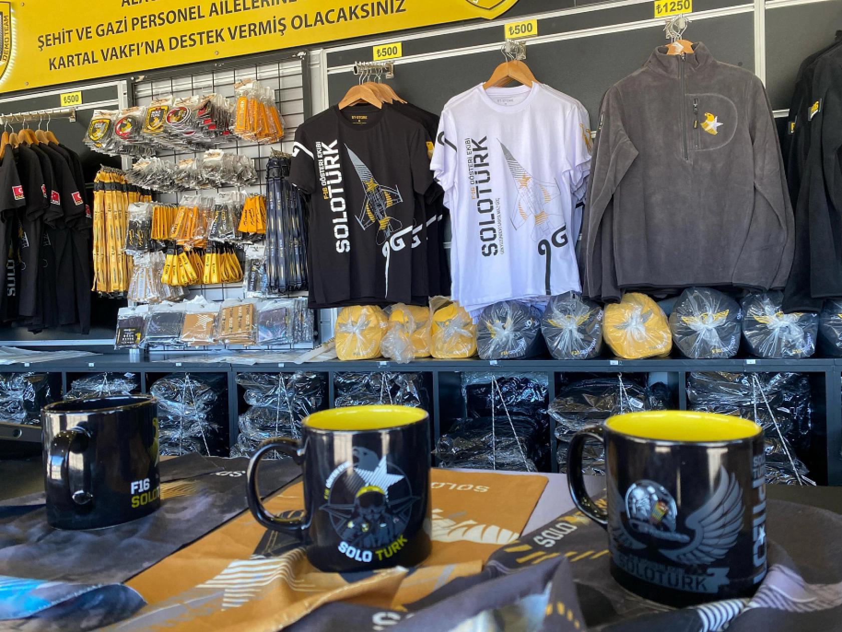 Solo Türk Tırı 27 Şubat'a kadar Fethiye Beşkaza Meydanı'nda