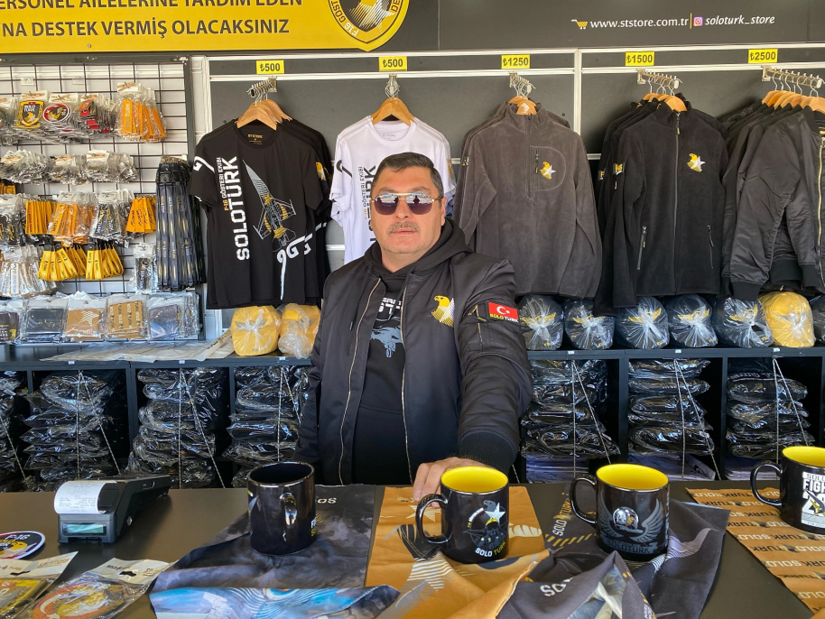 Solo Türk Tırı 27 Şubat'a kadar Fethiye Beşkaza Meydanı'nda