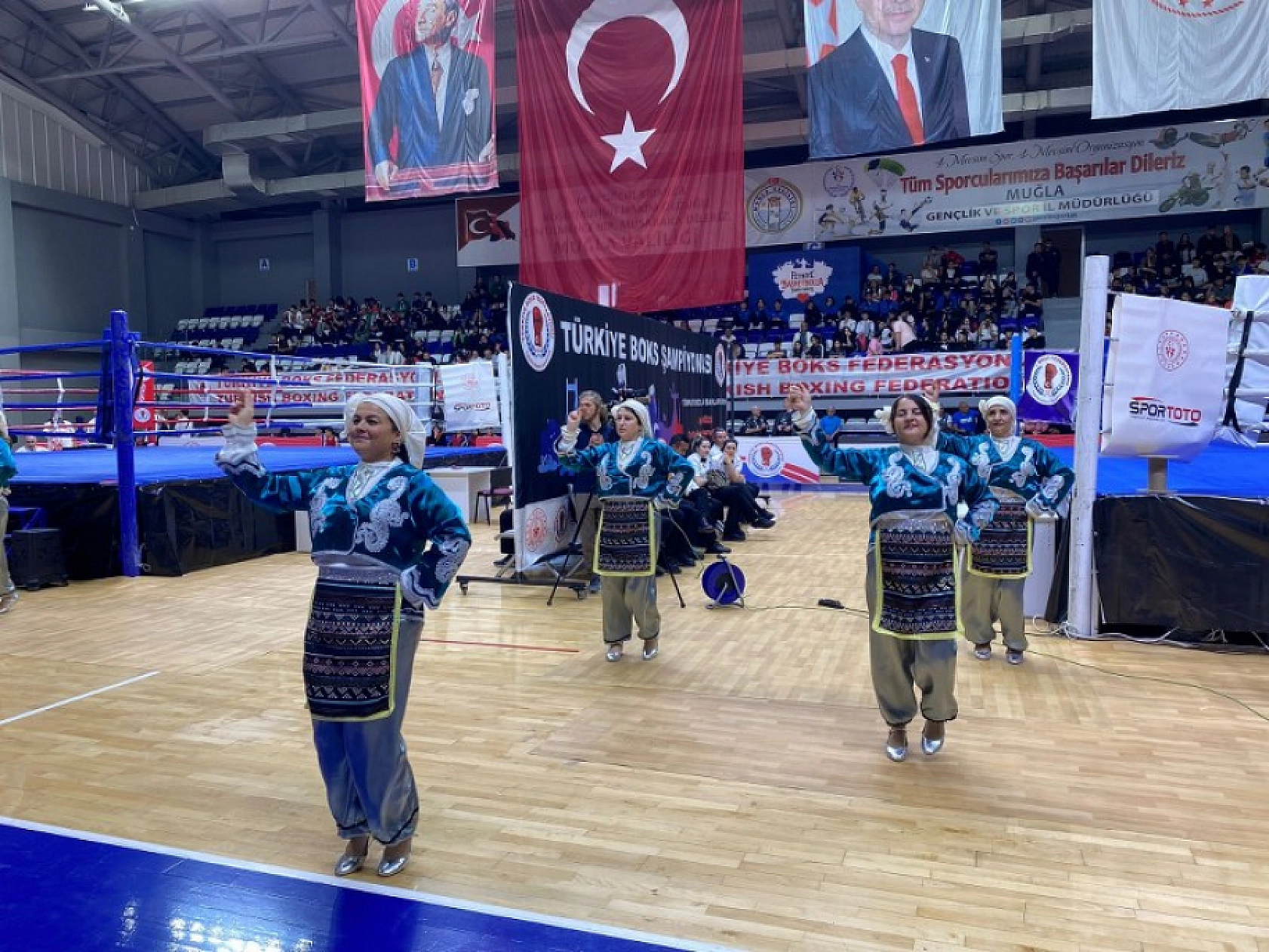 Türkiye Yıldızlar Kızlar ve Erkekler Boks Şampiyonası Fethiye'de başladı