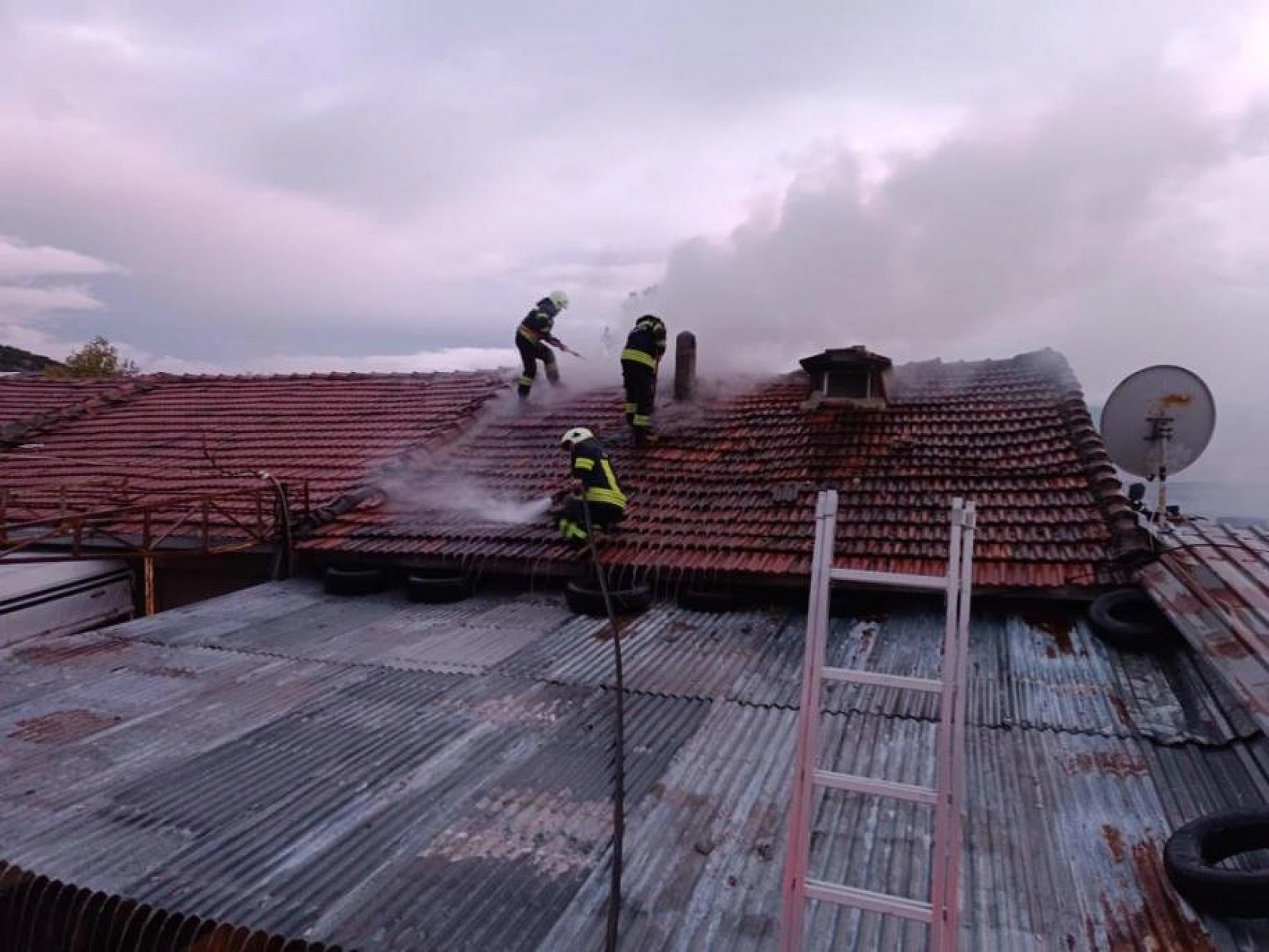 Baca yangını paniğe neden oldu