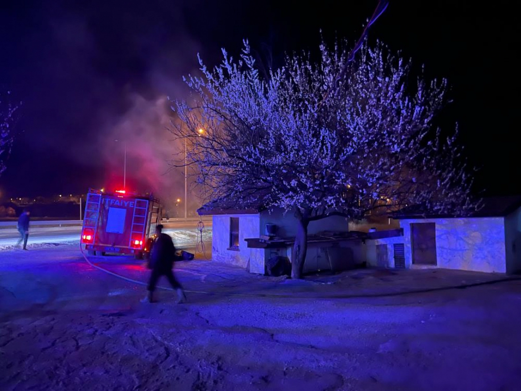 Dinlenme tesisinde korkutan yangın