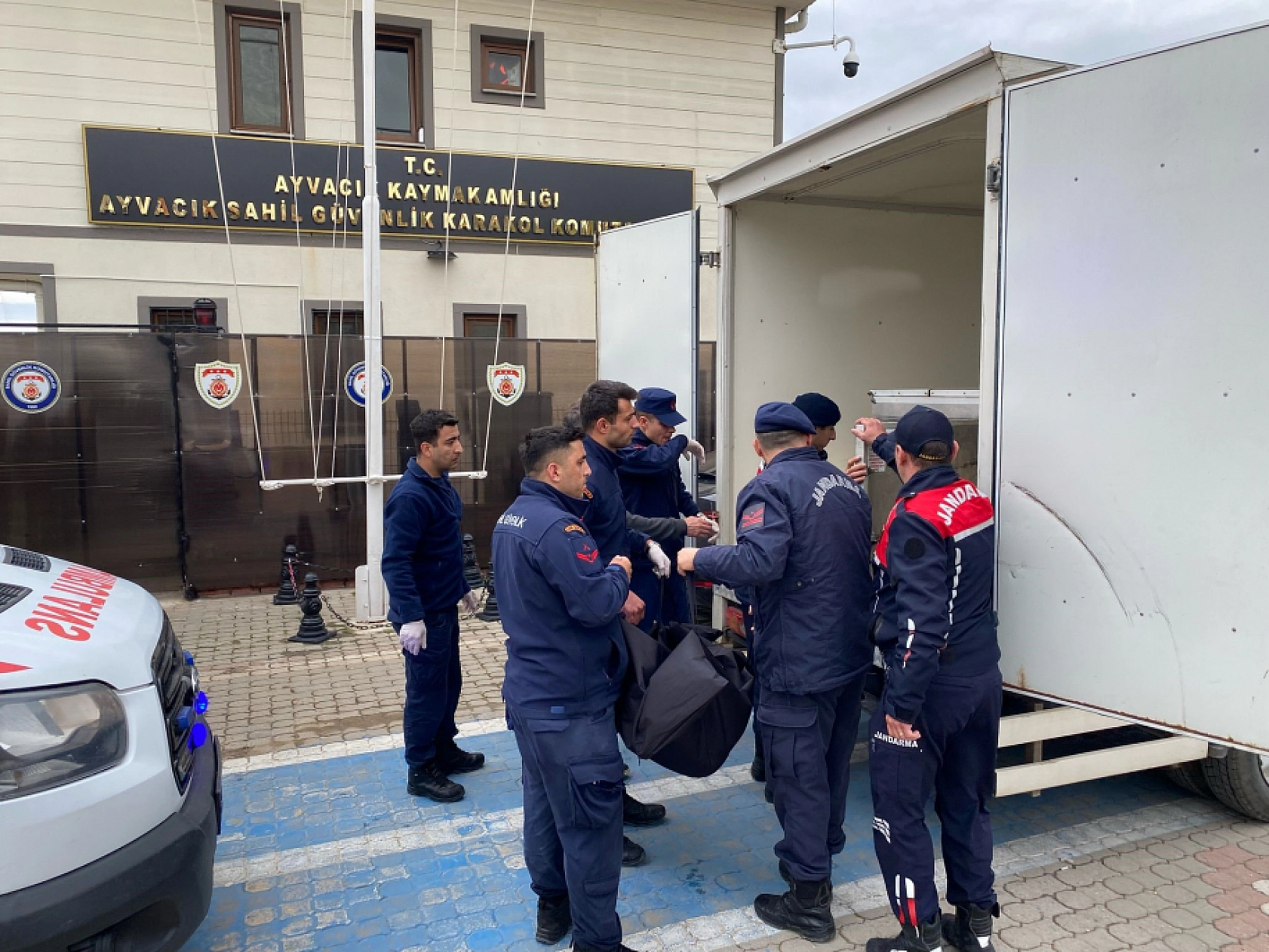 Çanakkale'de batan botta hayatını kaybedenlerin sayısı 9'a yükseldi