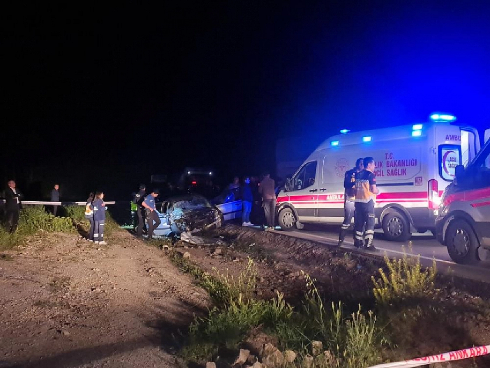 Feci kaza: Otomobil ve kamyon çarpıştı, 1 ölü 4 yaralı