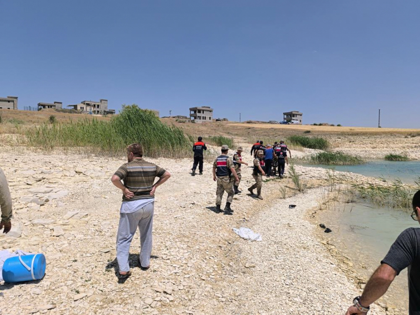 Yeğenini kurtarmaya çalışan amca boğuldu