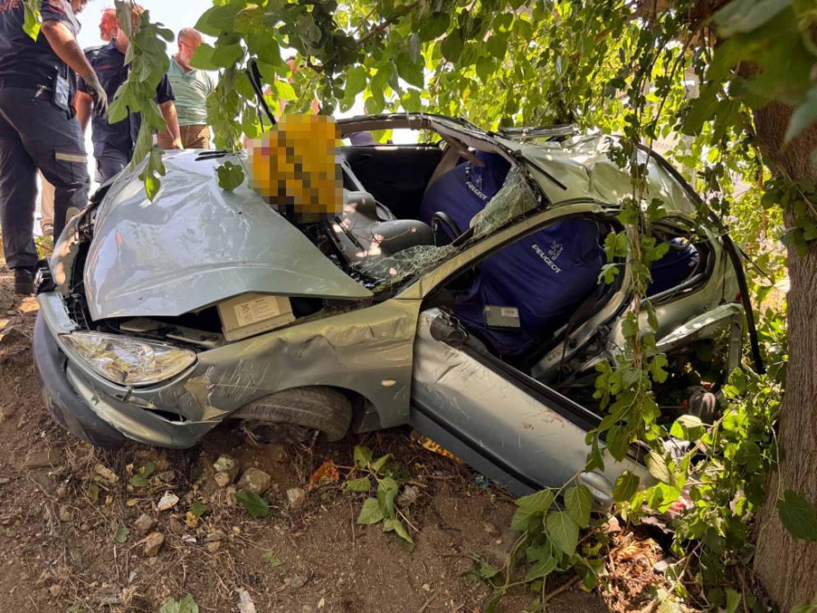 Fethiye'de otomobil sazlığa uçtu: 2 ölü, 1 yaralı