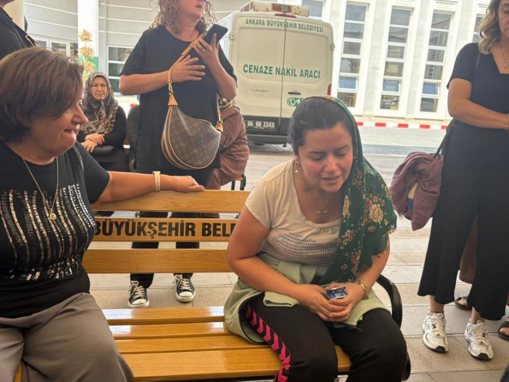 Boşanma aşamasındaki eşi tarafından öldürülen kadının ailesinden aldatma iddialarına yalanlama