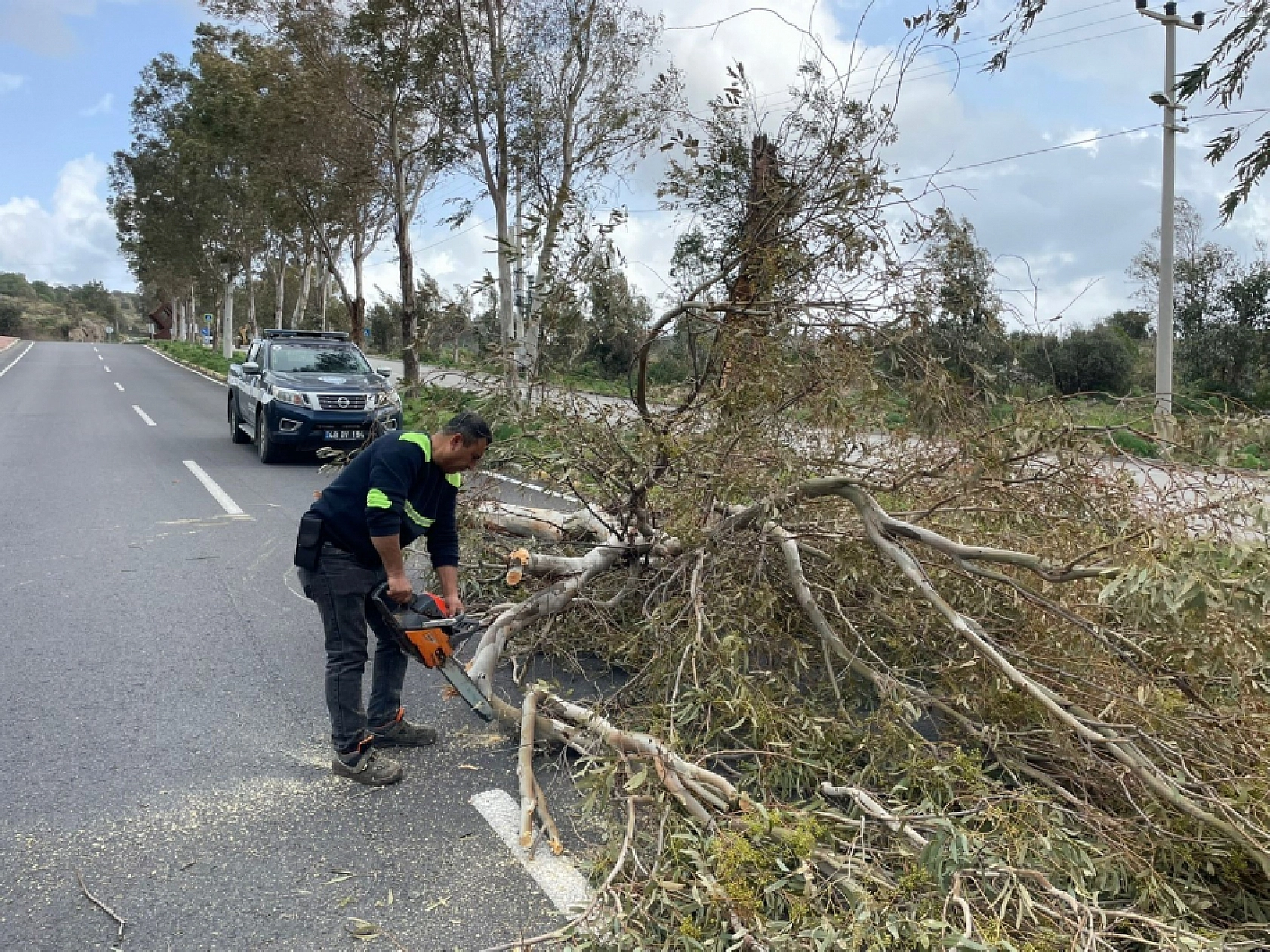 Bodrum Belediyesi ekiplerinden fırtına ve yağış mesaisi
