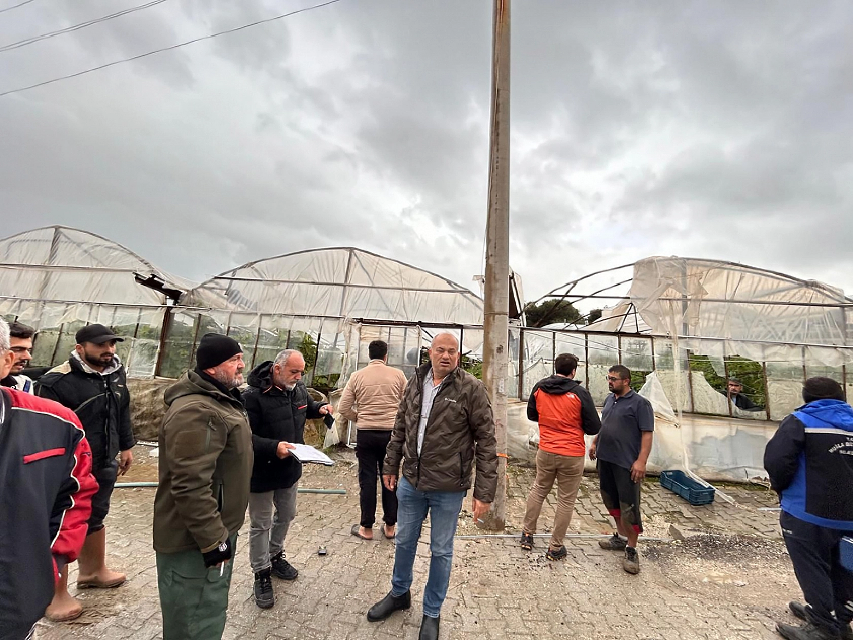Seydikemer'de hortumun vurduğu seralarda hasar tespit çalışmaları başladı