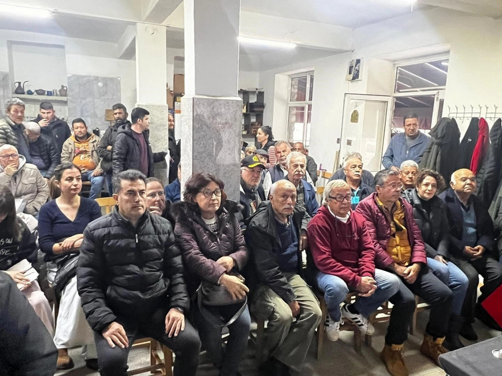 Datça'da üreticilere 'badem hastalık ve zararları' eğitimi verildi