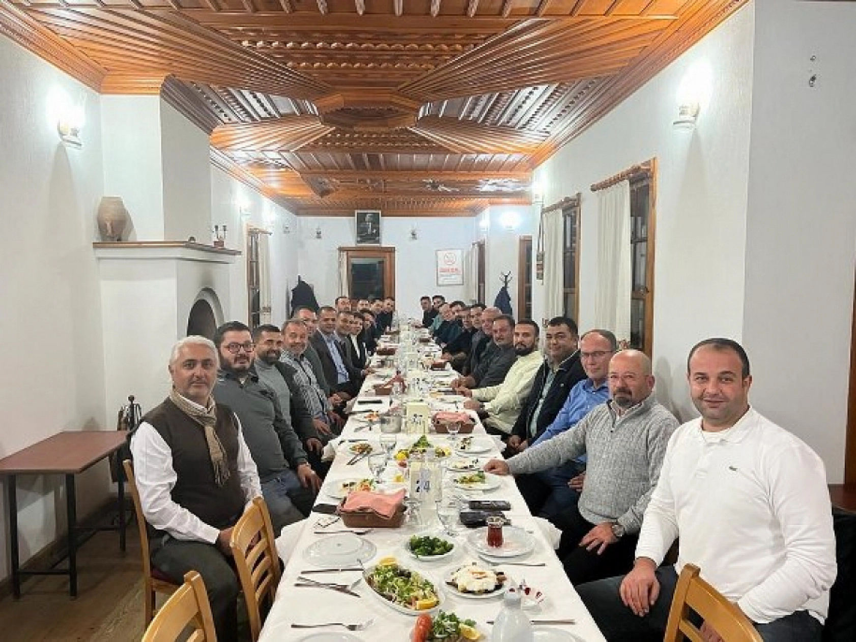 Yatağanspor Ve Muğlaspor Yönetimleri Yemekte Buluştu