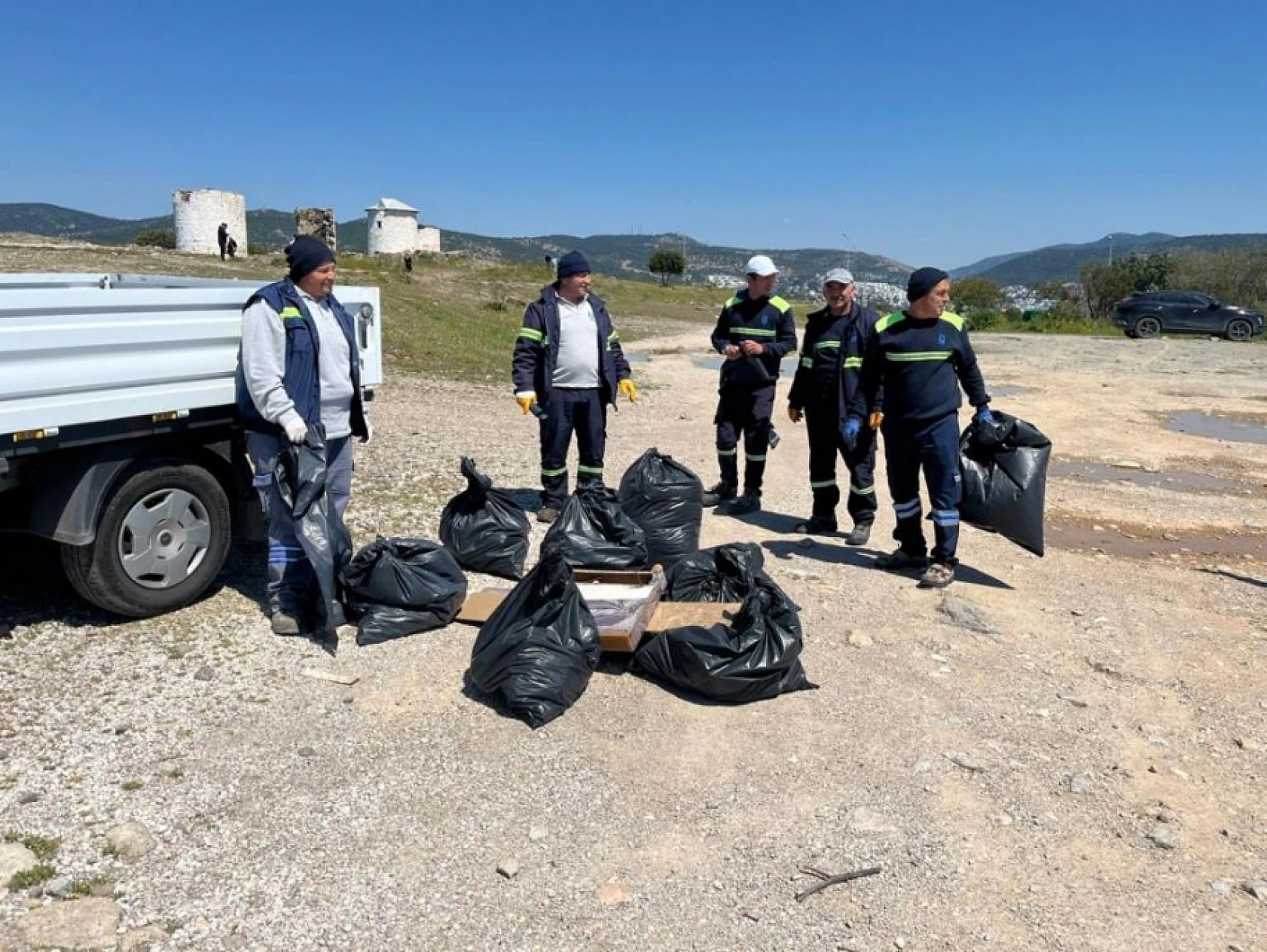 Bodrum'da yaz temizliği başladı! Gümbet'te 2 bin 250 kilogram atık toplandı