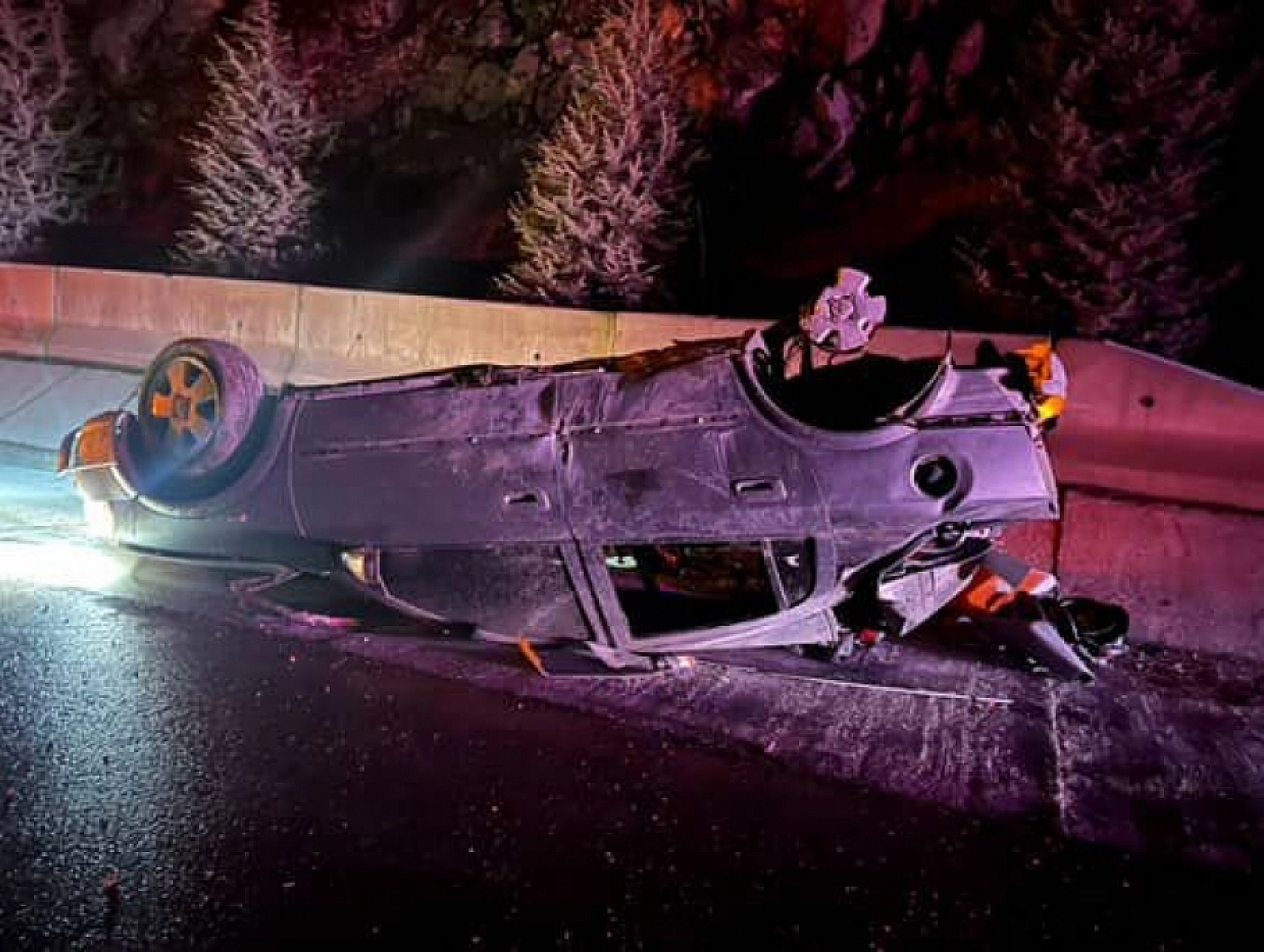 Kontrolden çıkan araç takla attı: 3 yaralı