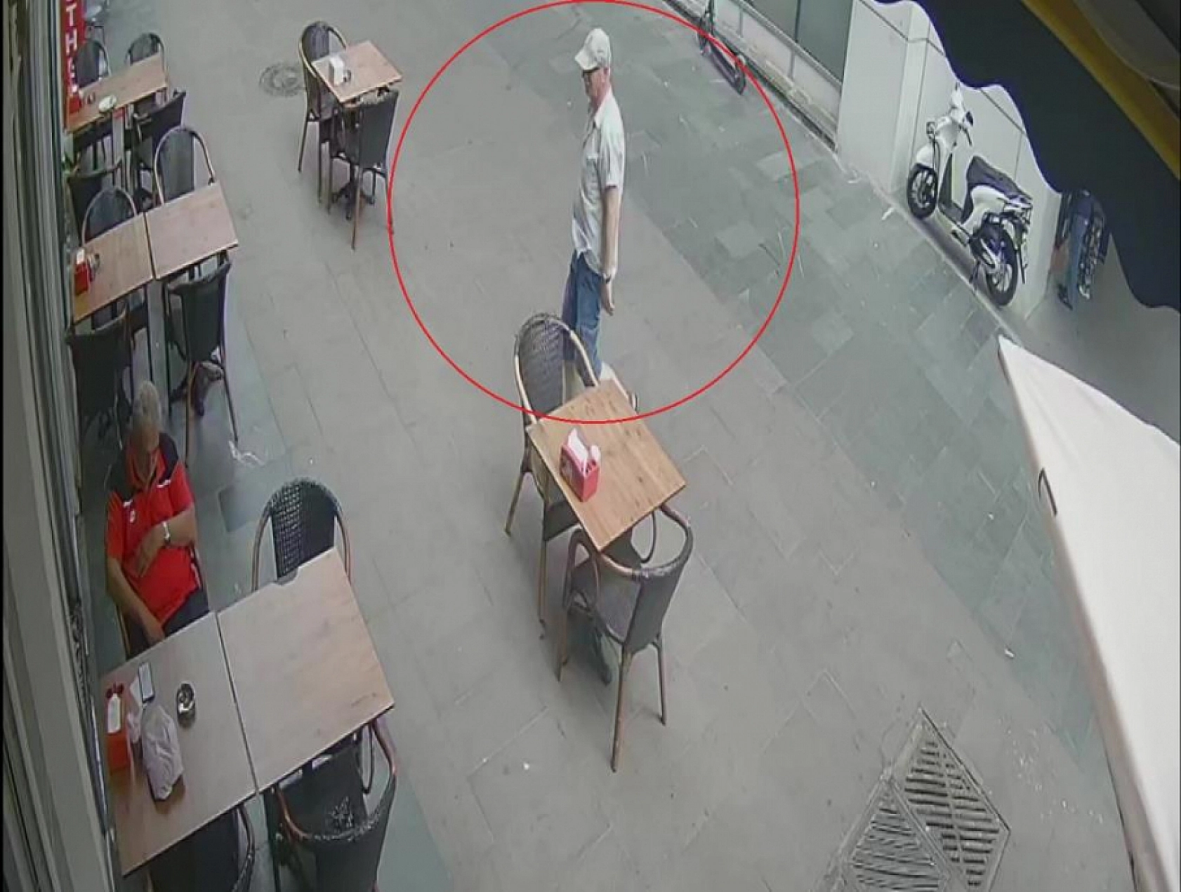 Simitçide uyudu, uyanınca neye uğradığını şaşırdı: 'Adisyon fişini de almış'