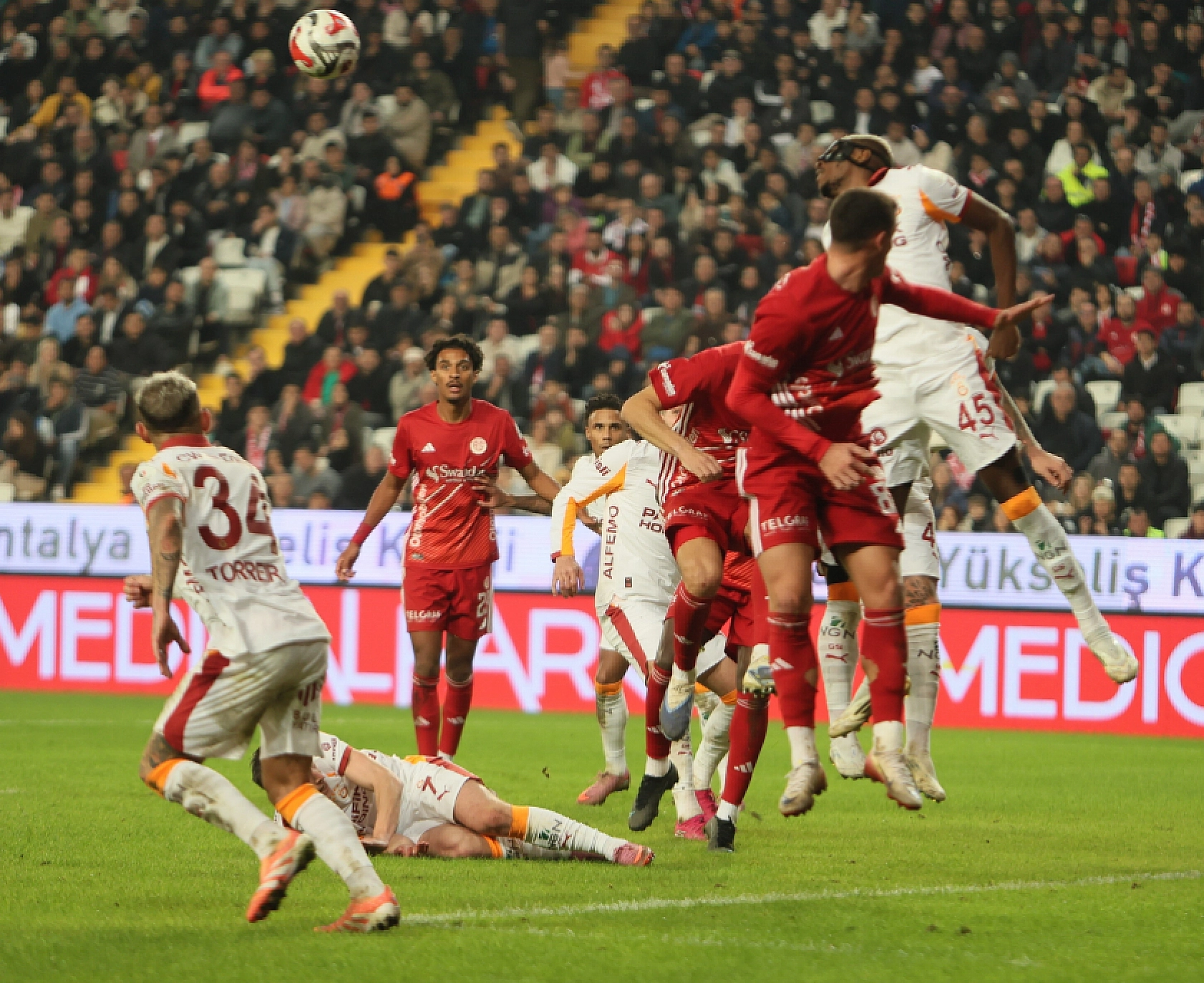 Trendyol Süper Lig: Antalyaspor: 1 - Galatasaray: 4