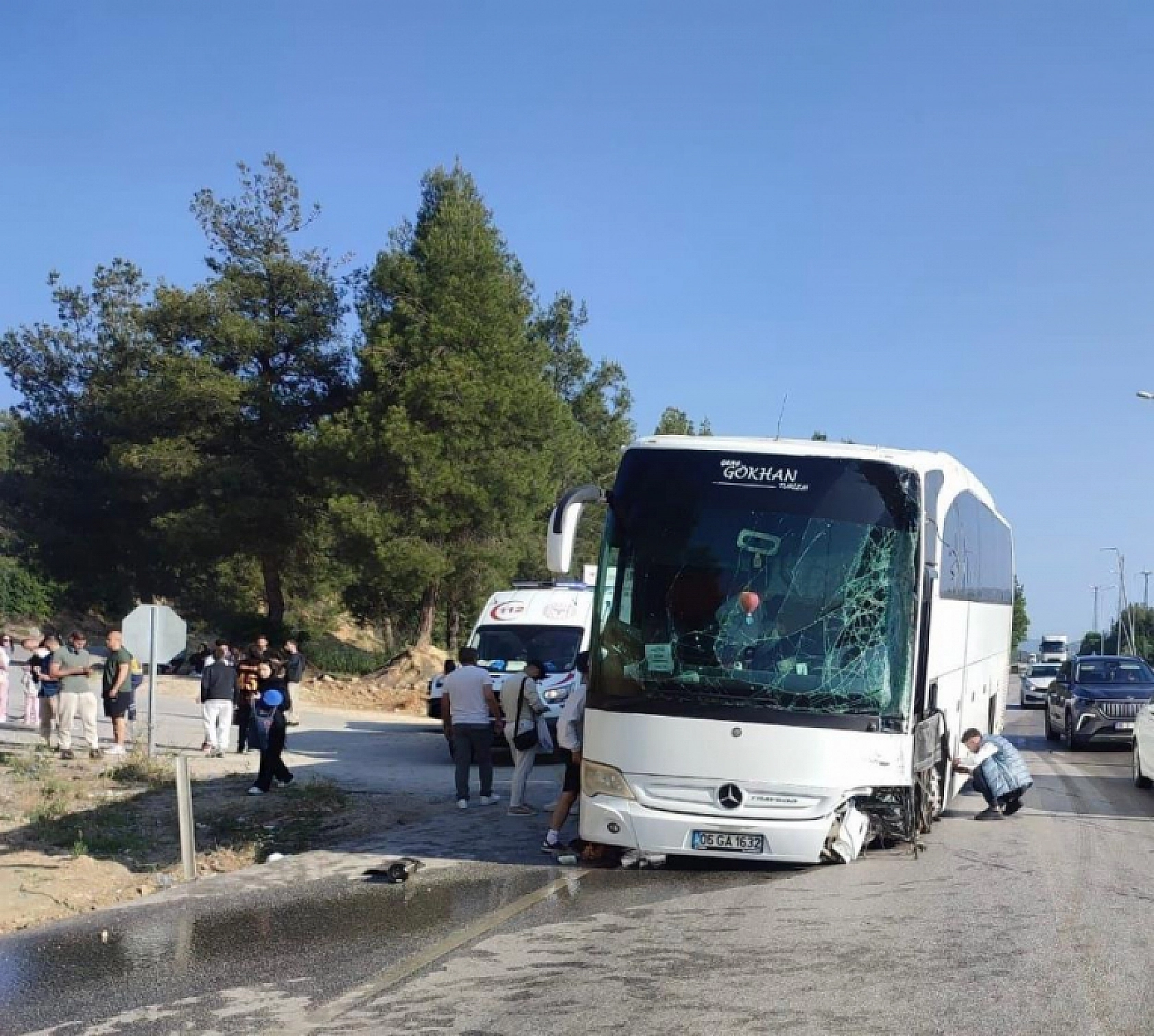 Burdur-Antalya Yolu'nda feci kaza: 6 yaralı
