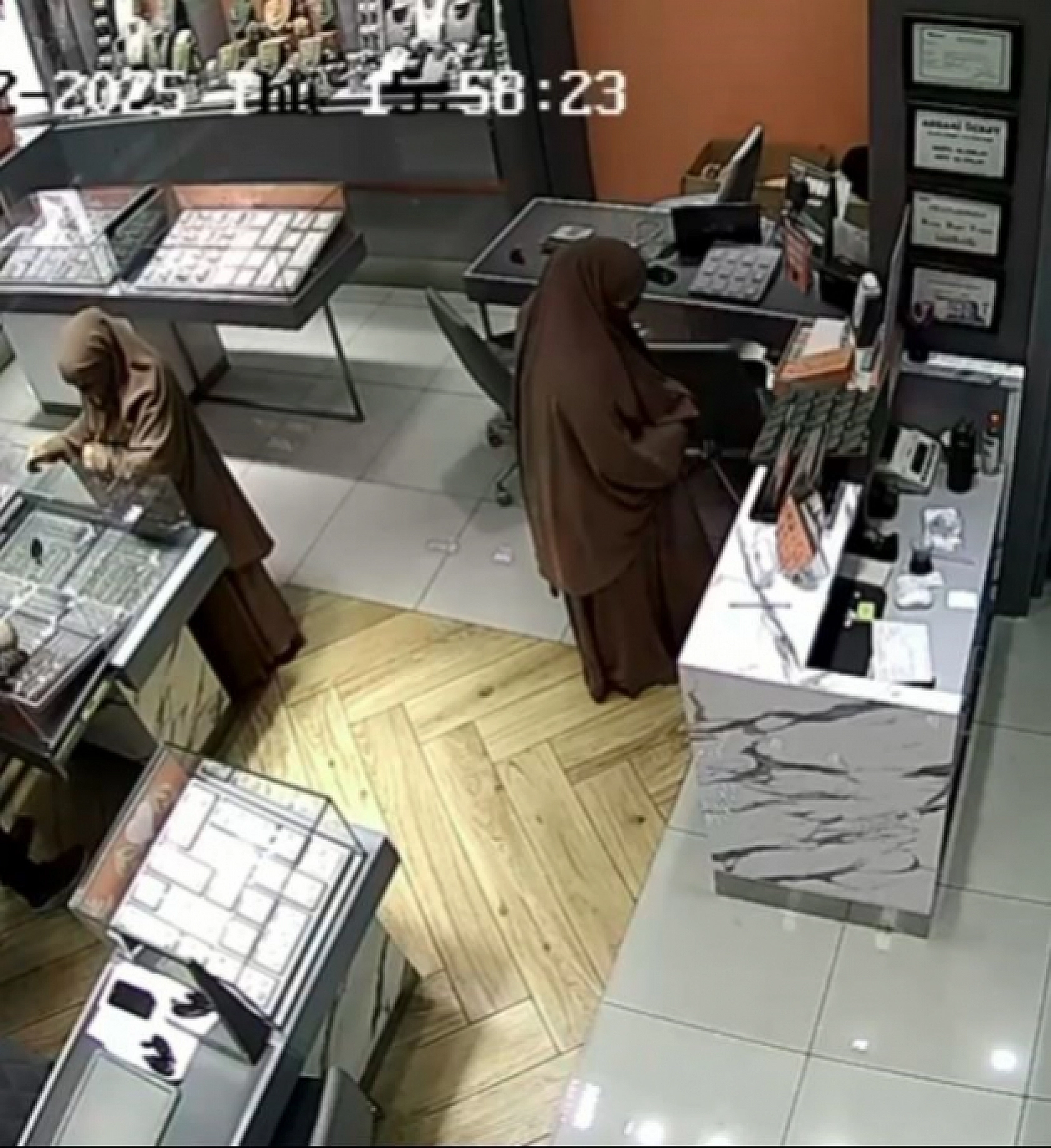 Kuyumculara dadanan biri çocuk 2 suç makinesi yakalandı