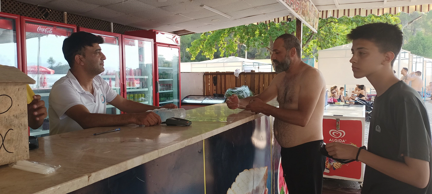 Fethiye'de Öğrencilerle İşletilen Plaj, Vatandaşlardan Yoğun İlgi Görüyor