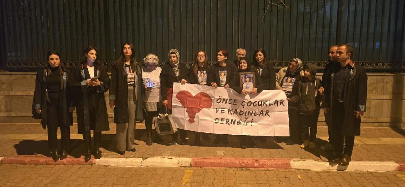 Karısını öldüren sanık: 'Kadın öldüren adam adam değil, onurlu insan değil'