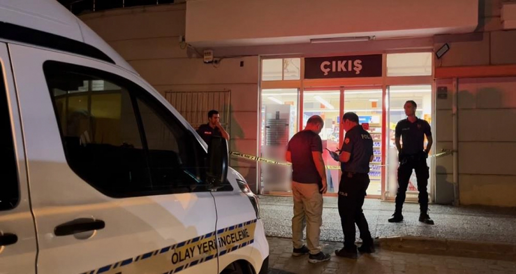 Markette 'Sen sapık mısın?' diyen kadını ve 14 yaşındaki kızı vurdu